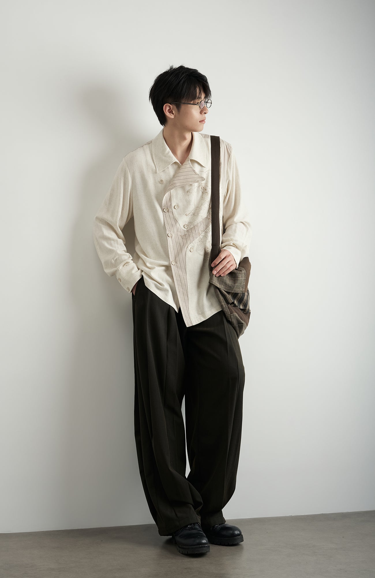 MOITIEDEPETALE Asymmetrical Floral Sketch Linen-Blend Shirt