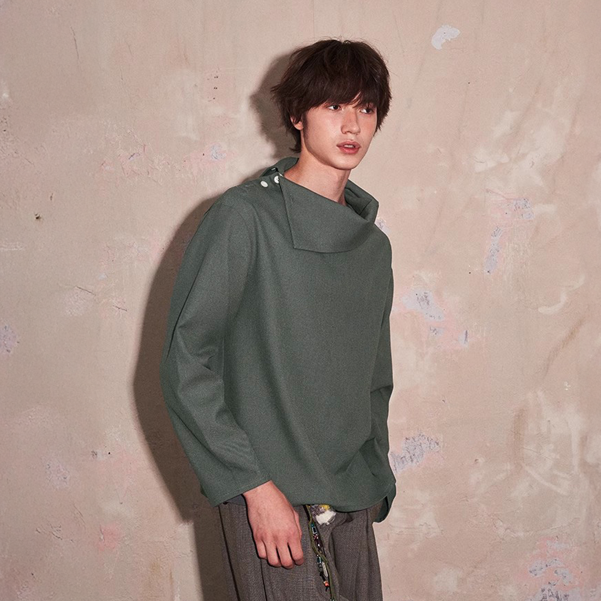 SAME FLOW Essential Asym Cowl Collar Drape Pullover