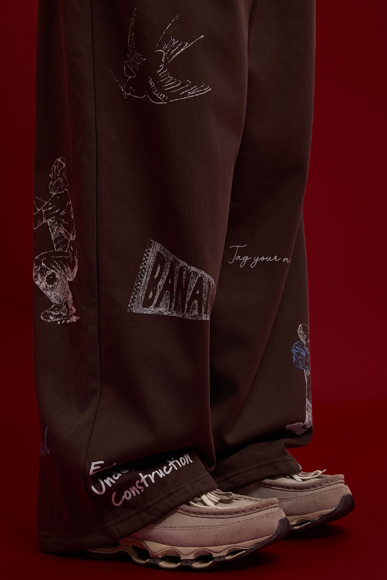 BANANA CLUB Classic Doodle Graphic Sweatpants