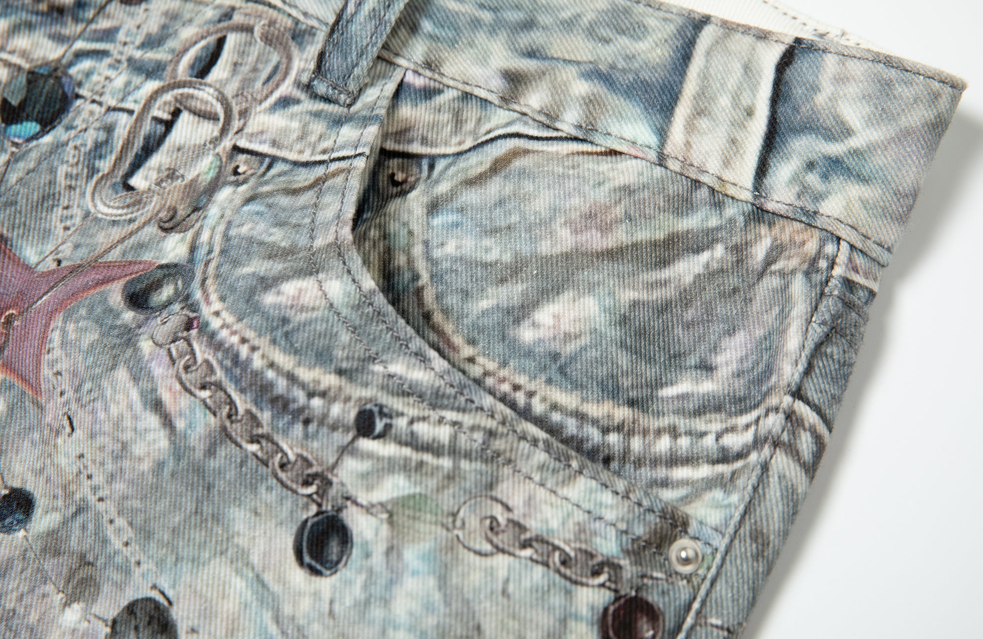 TGNS Beaded Graphic Distressed Oversized Jeans