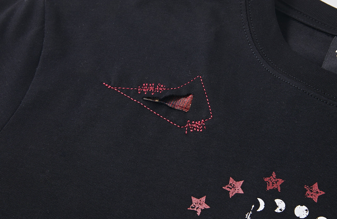 PASET Button Cuff Gothic Graphic Long-Sleeve Tee
