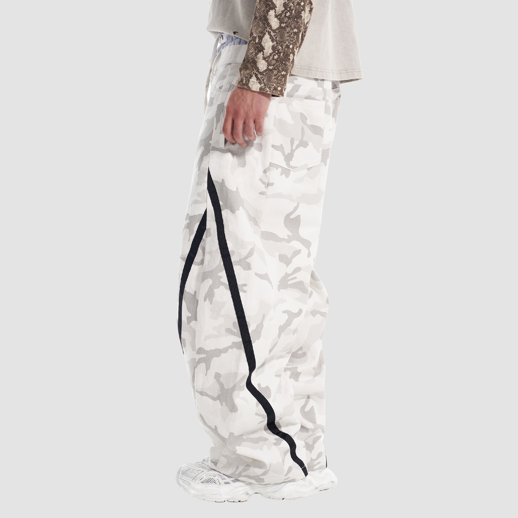 VANN VALRENCE Camo Double-Waist Wide-Leg Pants