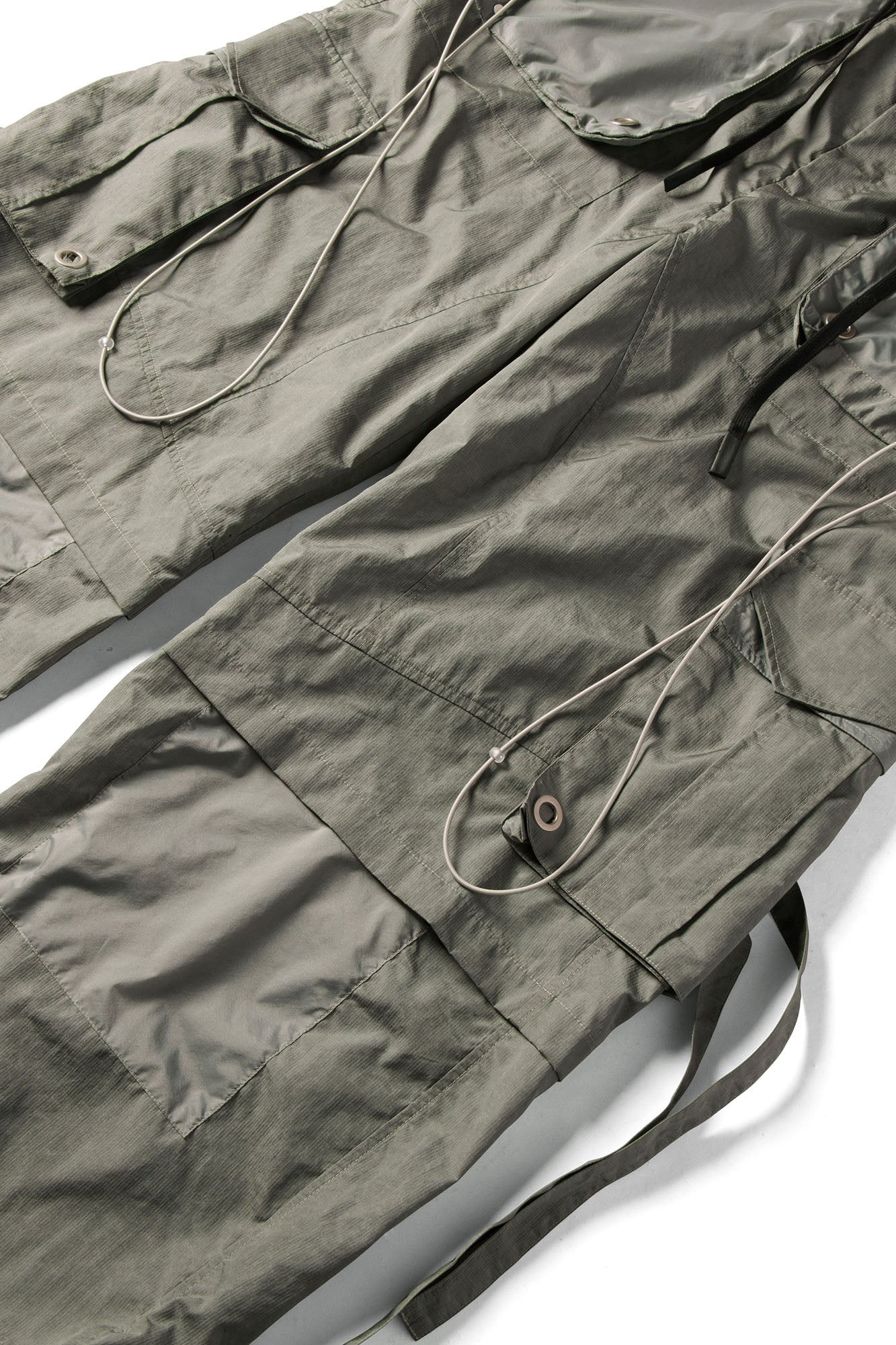 RELABEL Multi-Pocket Panel Crinkled Cargo Pants Gray