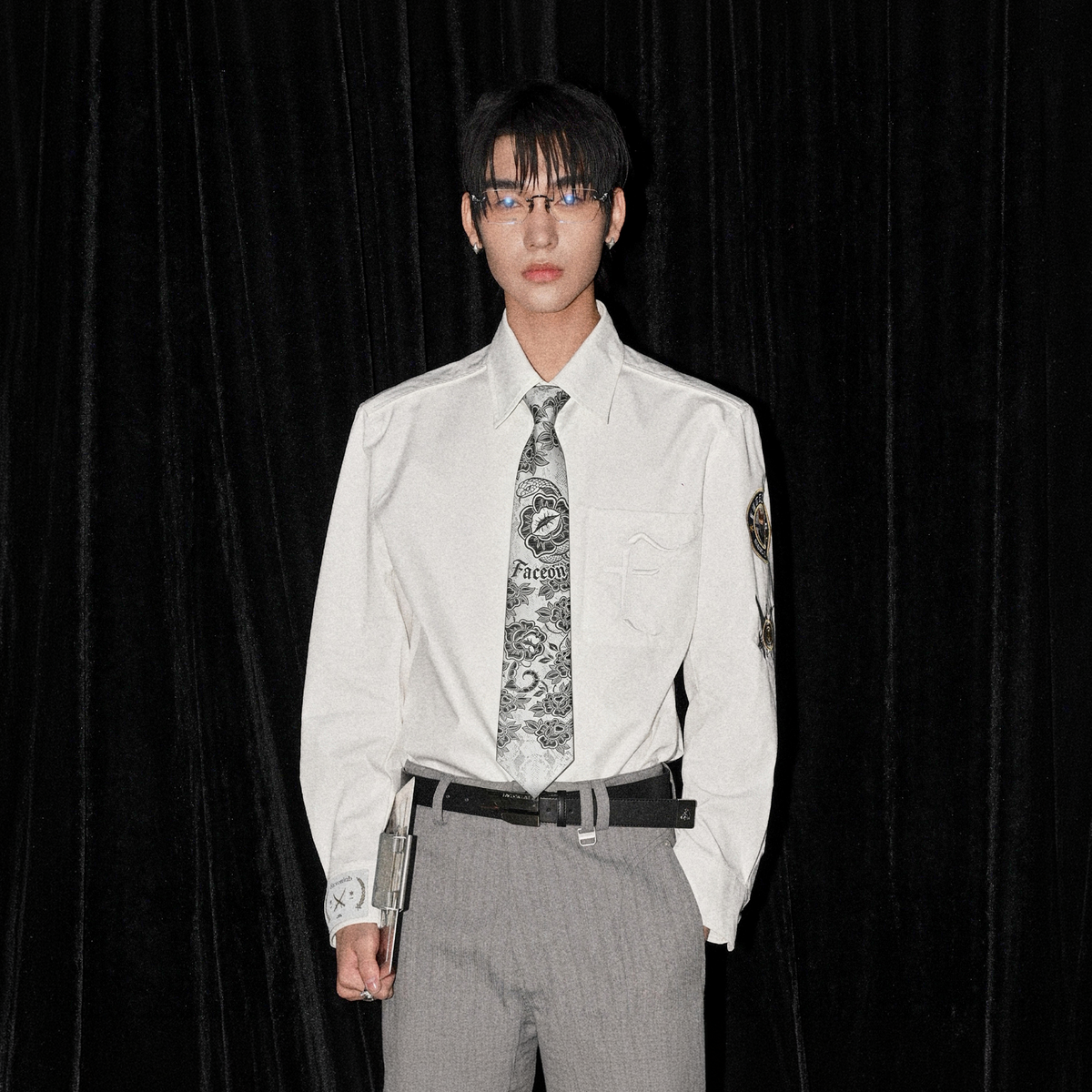 FACEONLAB Carnivorous Flower Jacquard No-Tie Necktie