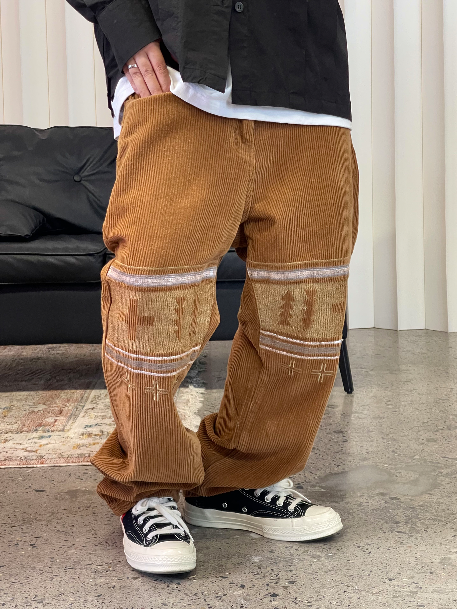 ME DA IGUAL Embroidered Corduroy Straight-Leg Pants