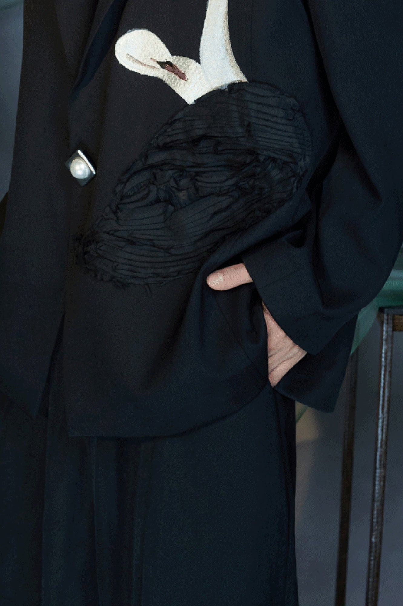 JIECHI Swan Embroidered Pearl Button Blazer