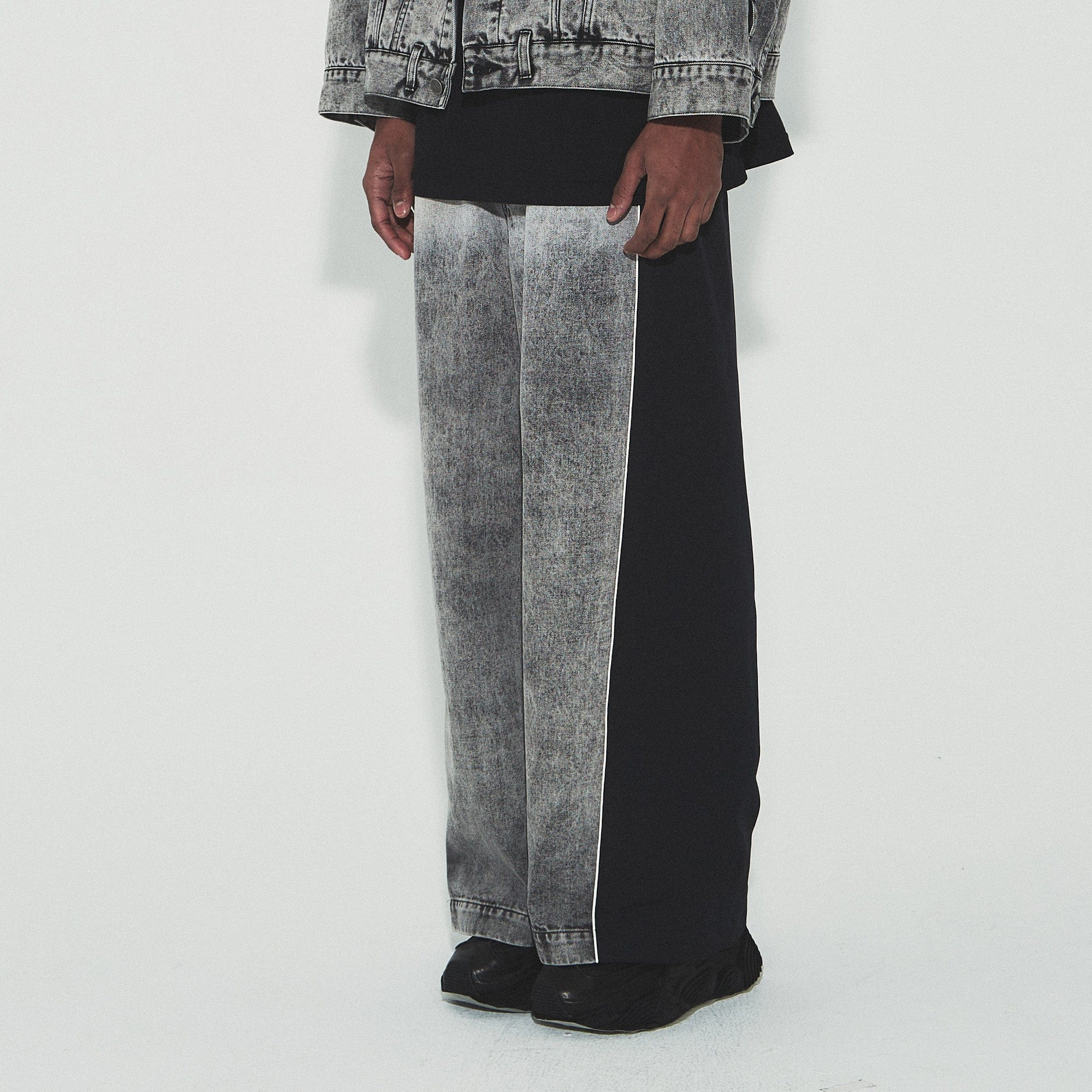 VANN VALRENCE Washed Contrast-Panel Wide-Leg Jeans, premium urban and streetwear designers apparel on PROJECTISR.com, VANN VALRENCE