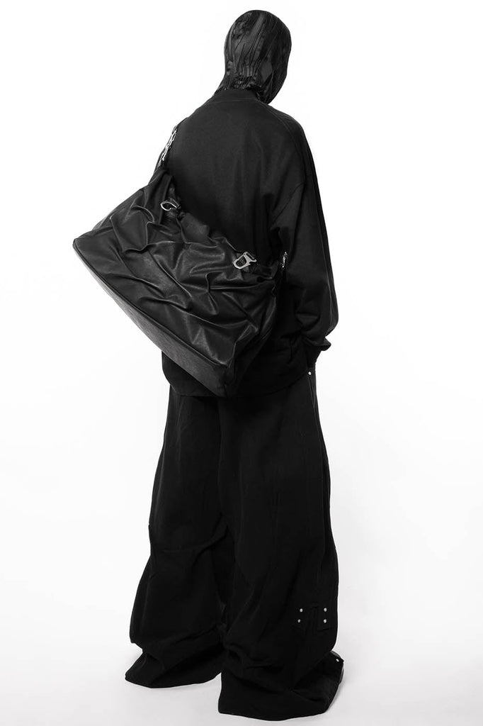 FIVEKOH Pleated Travel Carabiner Shoulder Bag, premium urban and streetwear designers apparel on PROJECTISR.com, FIVEKOH
