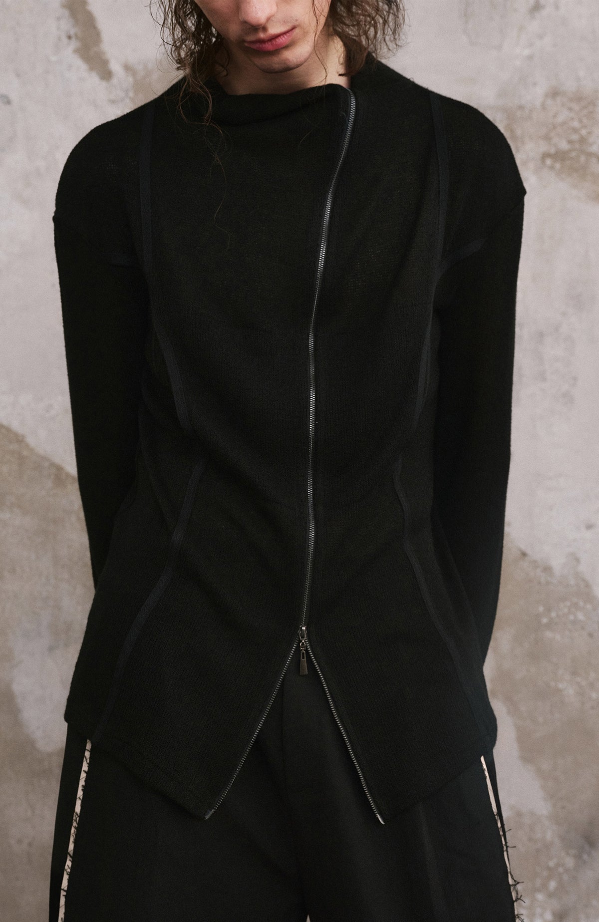ILNya Nieternite Nifutur Curved Ribbed Zip-Up Sweater