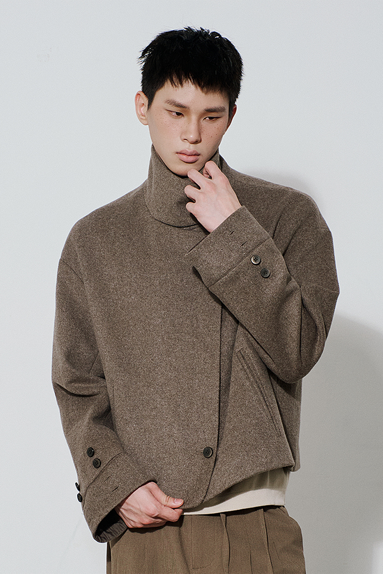 SAME FLOW Essential High-Neck Short Jacket