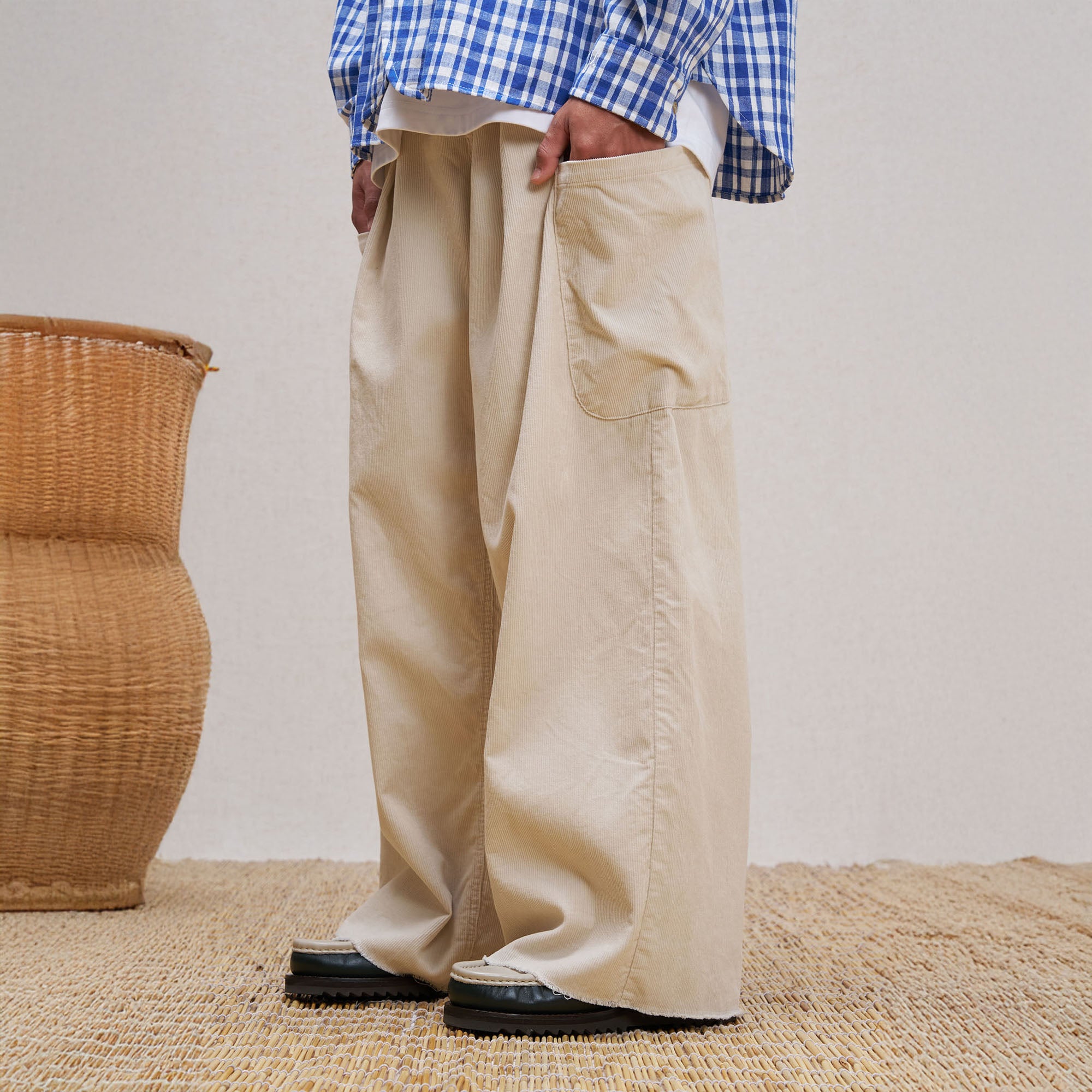 UNLIMITED MOTE Corduroy Pleated Baggy Pants