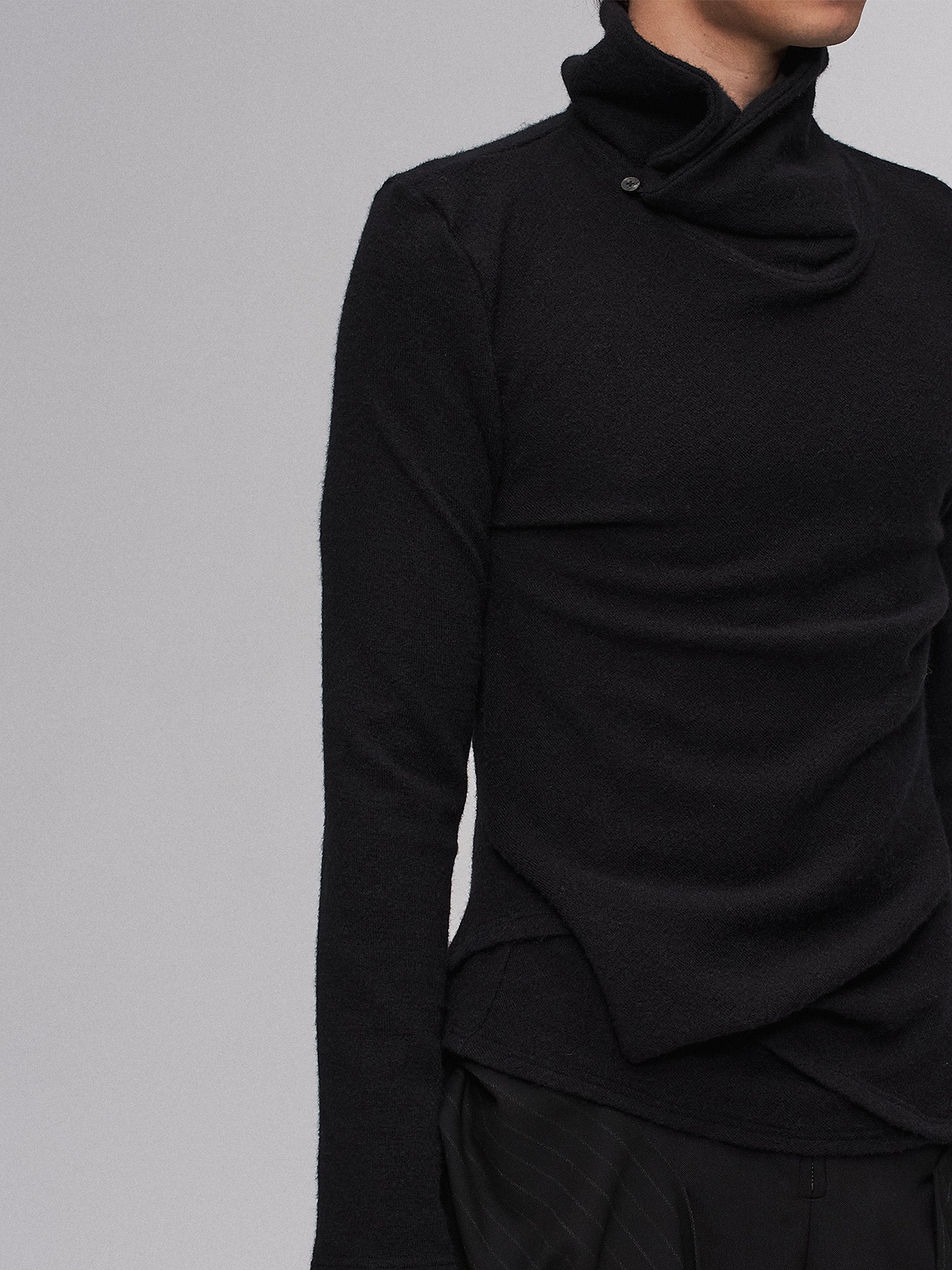 ILNya Nieternite Nifutur Asym Reversible Funnel-Neck Knit Top