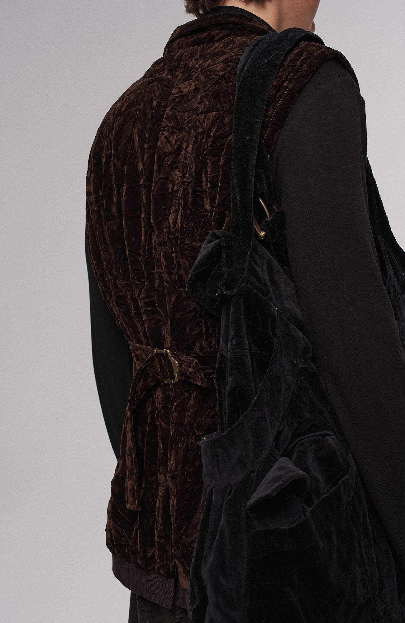 ILNya Nieternite Nifutur Velvet Oversized Crinkled Messenger Bag