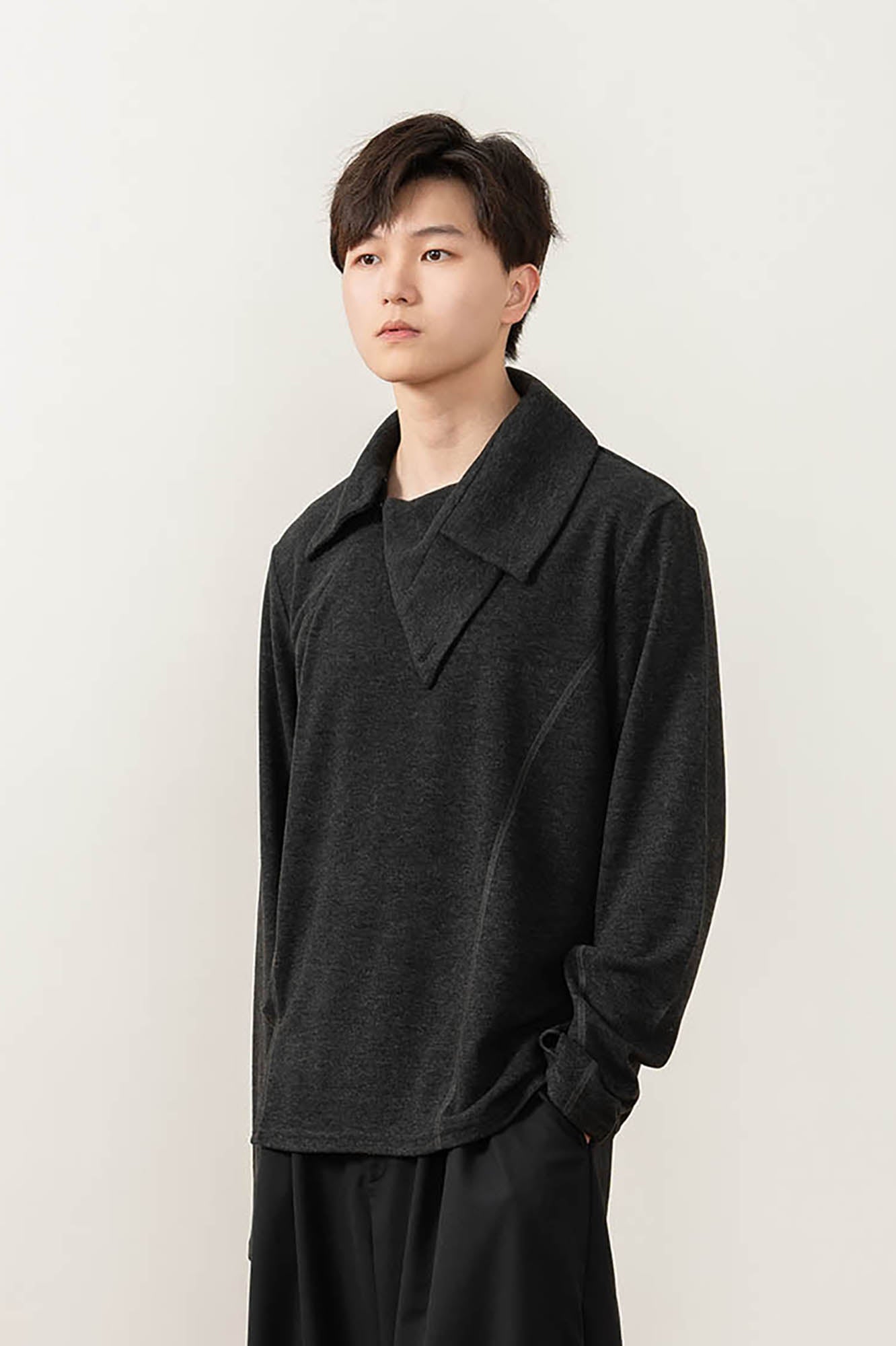 MOITIEDEPETALE Asymmetrical Collar Stitch Spliced Pullover