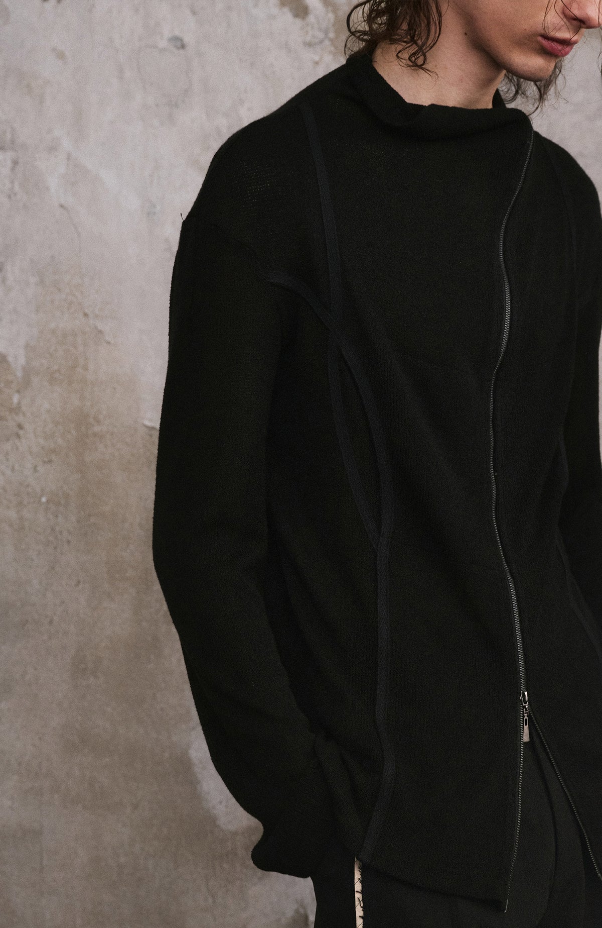 ILNya Nieternite Nifutur Curved Ribbed Zip-Up Sweater