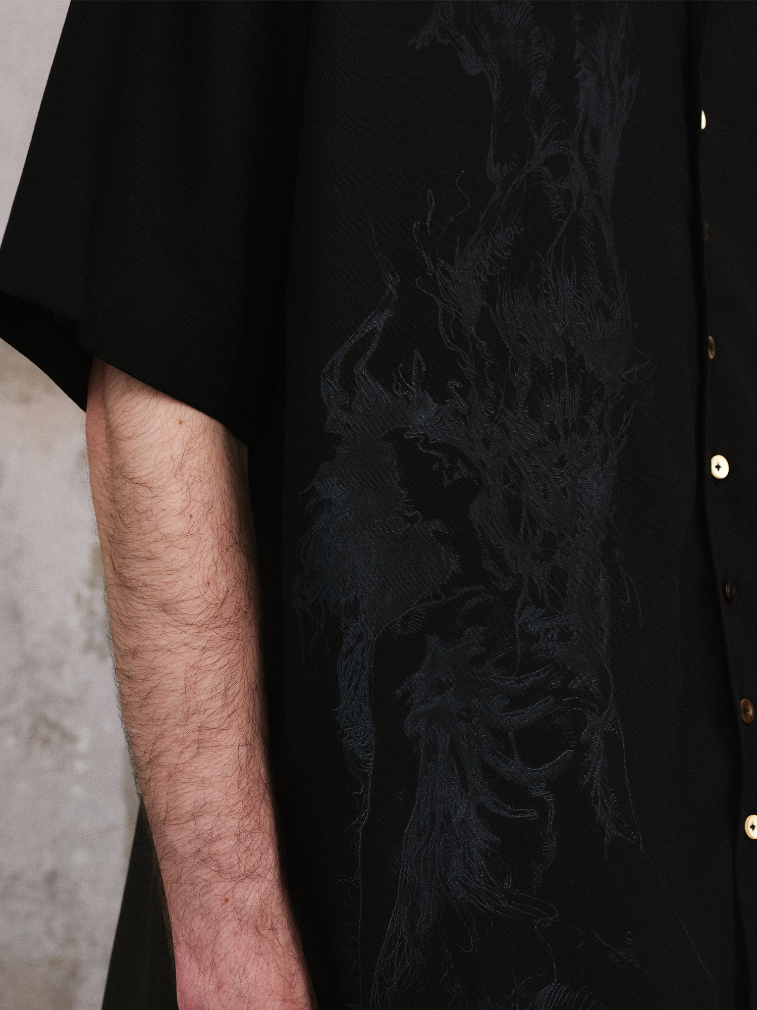 ILNya Nieternite Nifutur Tonal Graphic Cupro Half Shirt