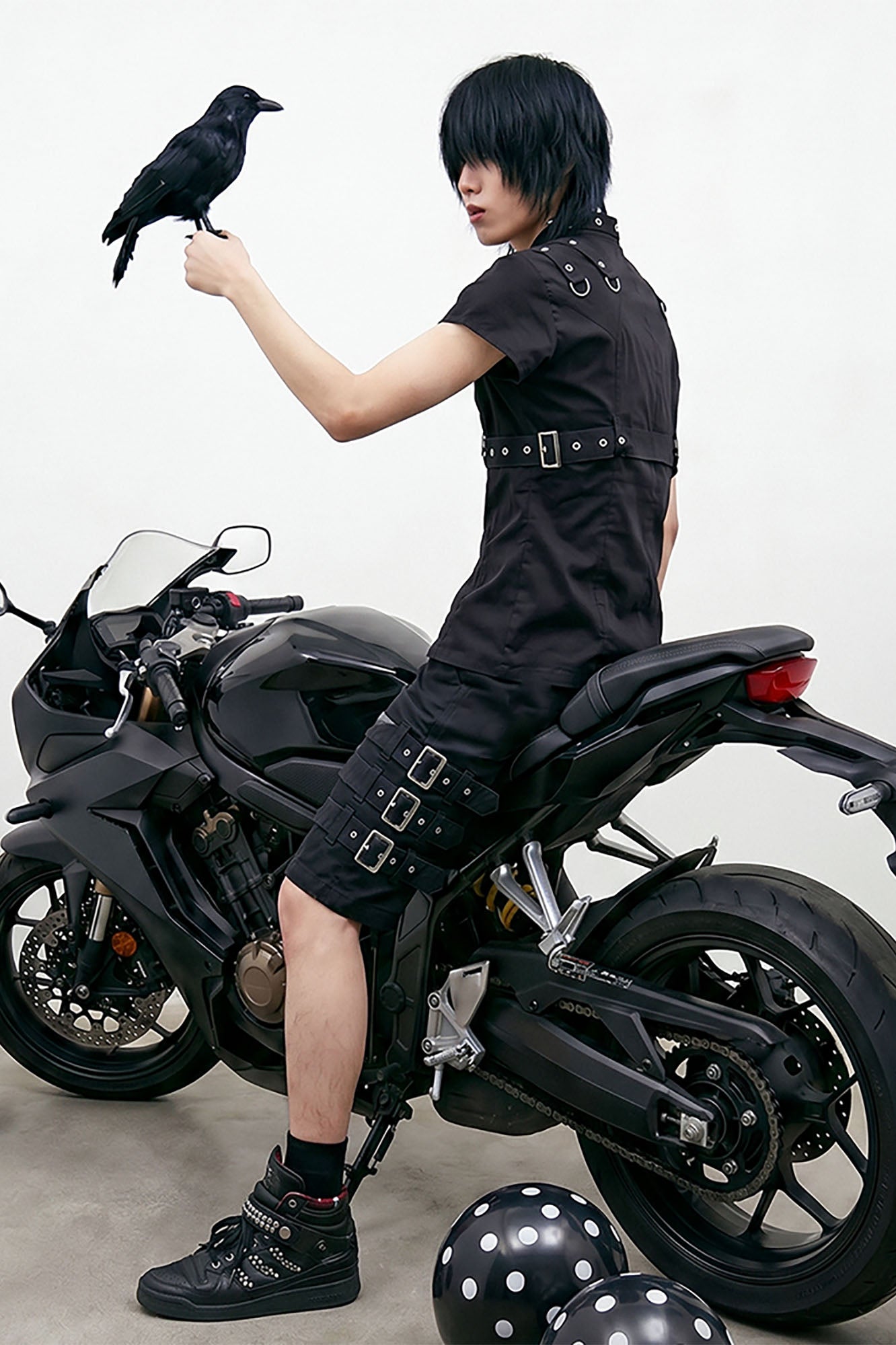 NOTHINGNESS WORLD Washed Buckle-Strap Cargo Shorts