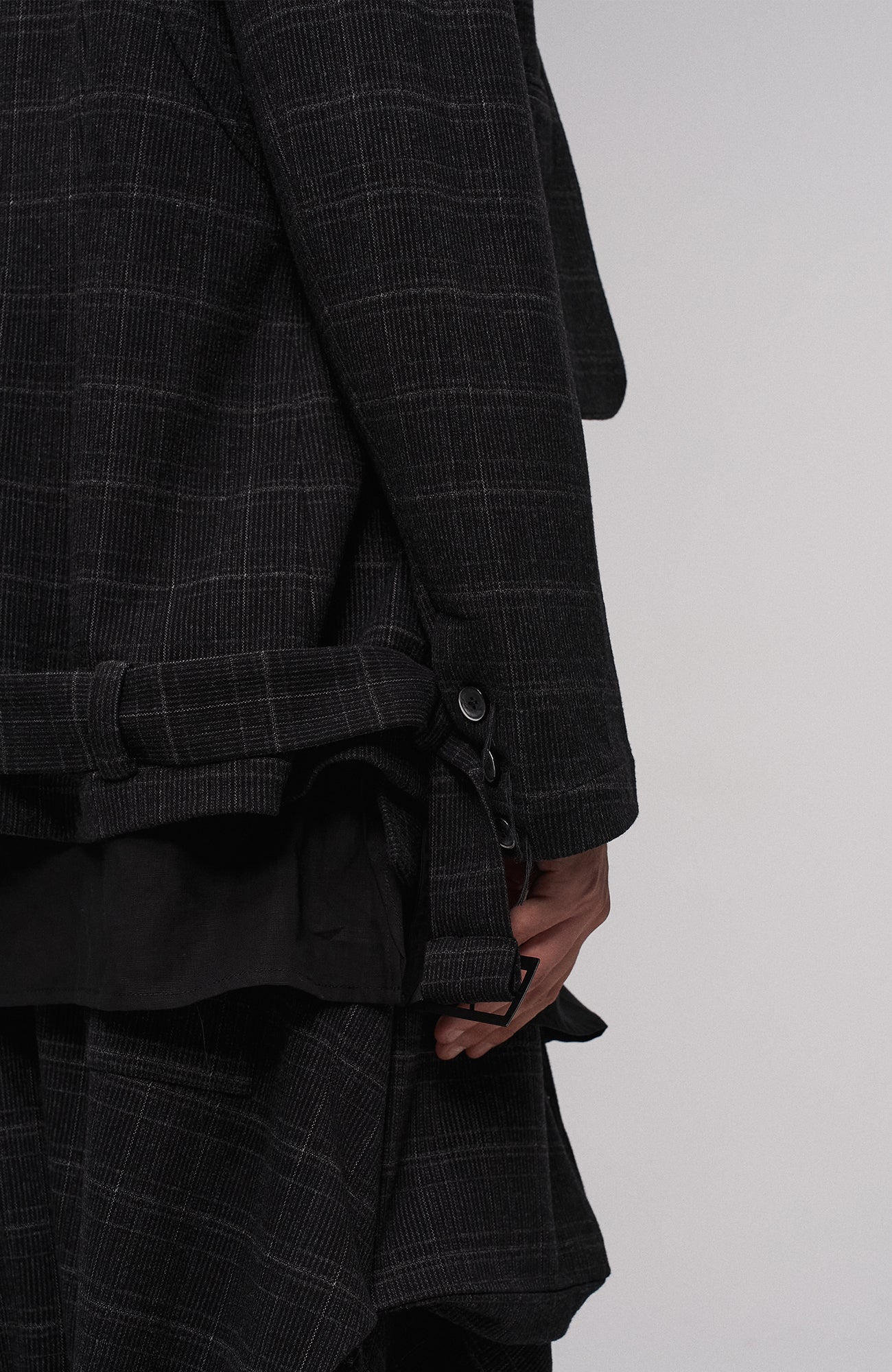 ILNya Nieternite Nifutur Deconstructed Detachable Plaid Blazer