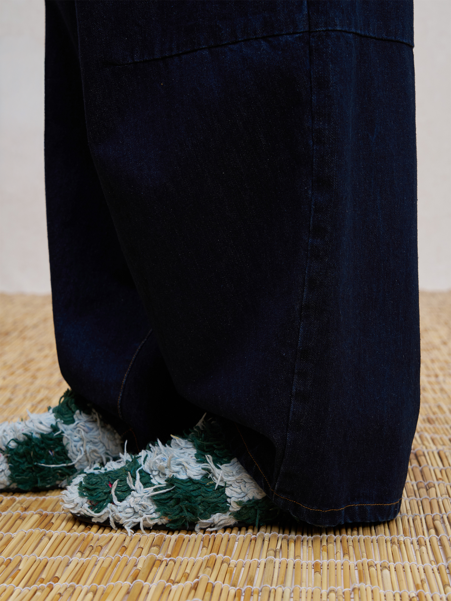 UNLIMITED MOTE Washed Paneled Wide-Leg Jeans