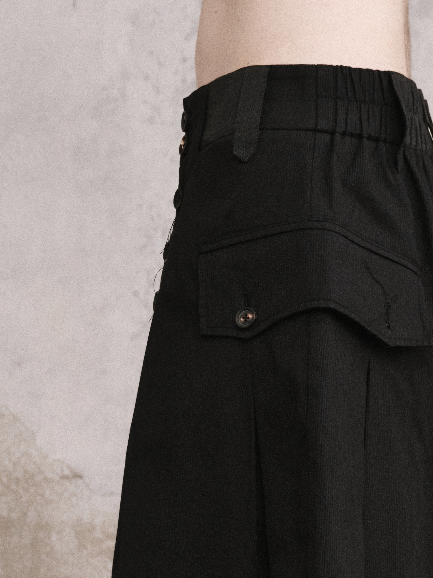 ILNya Nieternite Nifutur Pleated Button-Fly Cotton Shorts