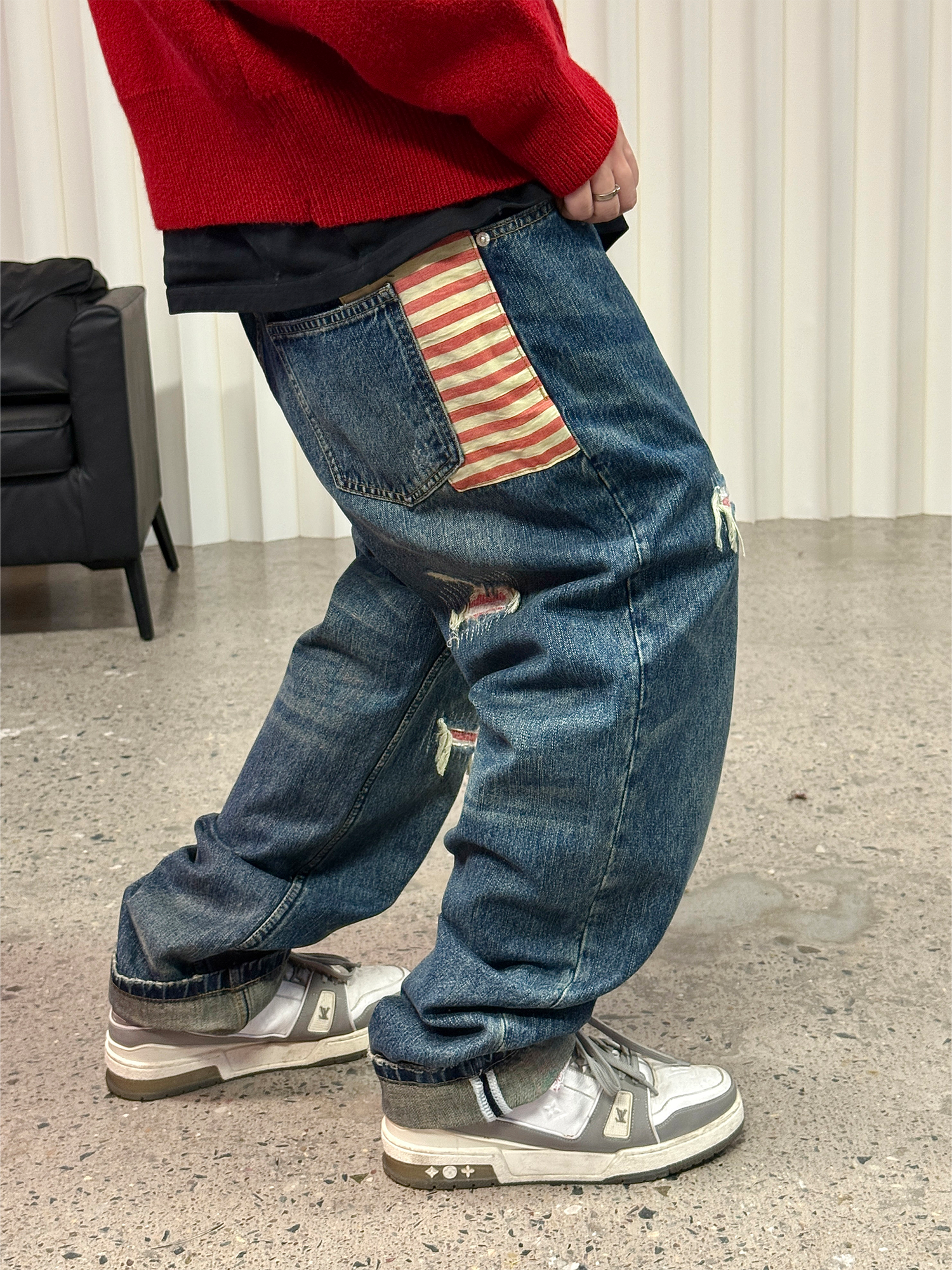 ME DA IGUAL Distressed Patch Washed Oversized Jeans