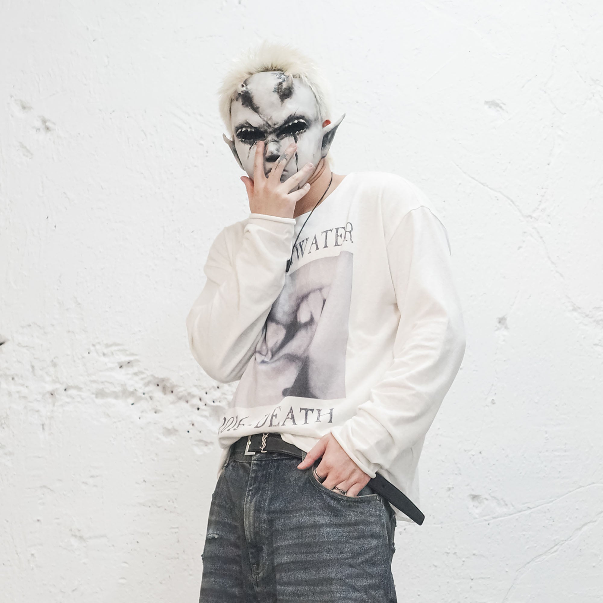 UNDERWATER Devil's Kiss Long-Sleeve Tee