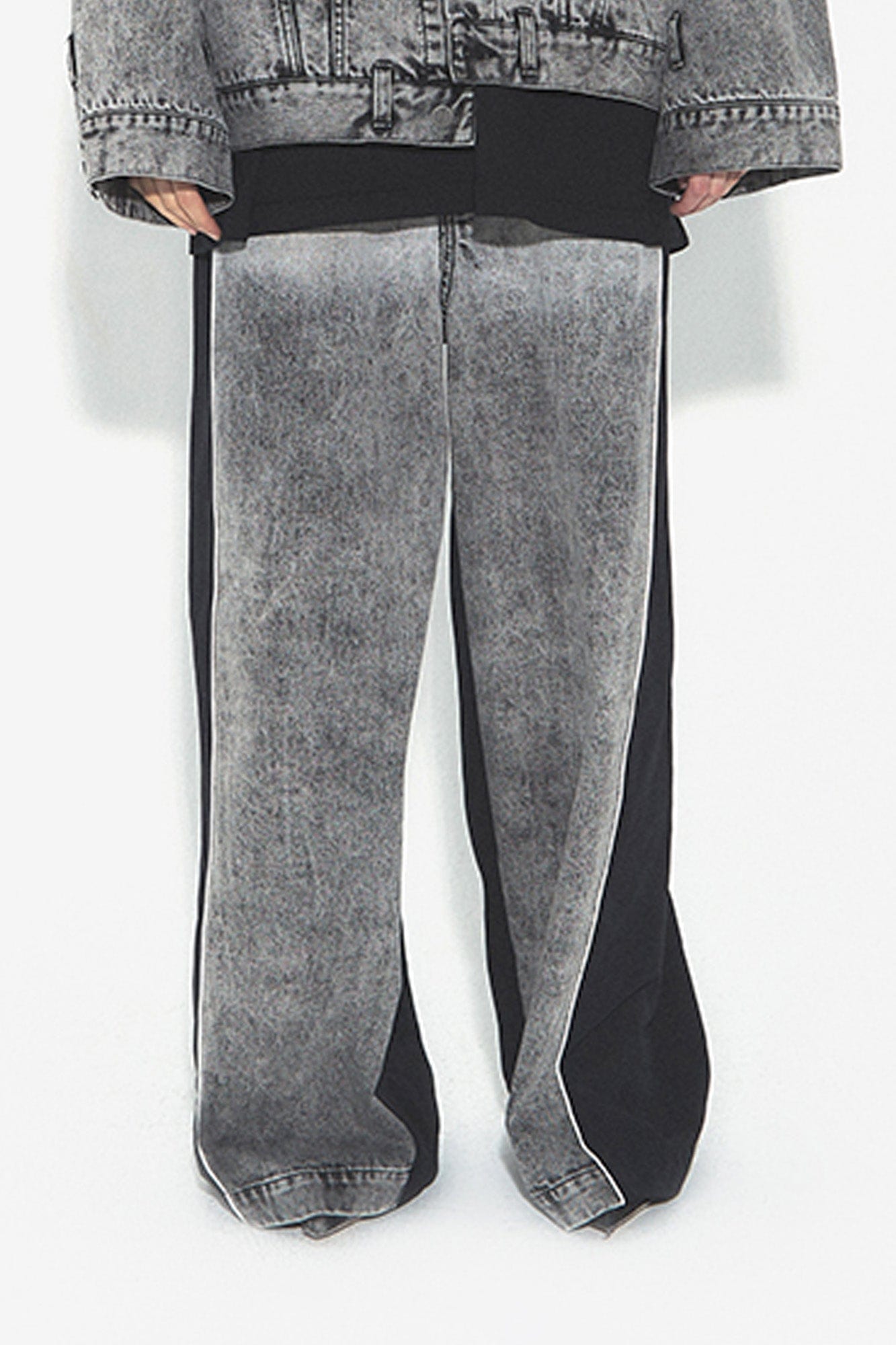 VANN VALRENCE Washed Contrast-Panel Wide-Leg Jeans, premium urban and streetwear designers apparel on PROJECTISR.com, VANN VALRENCE