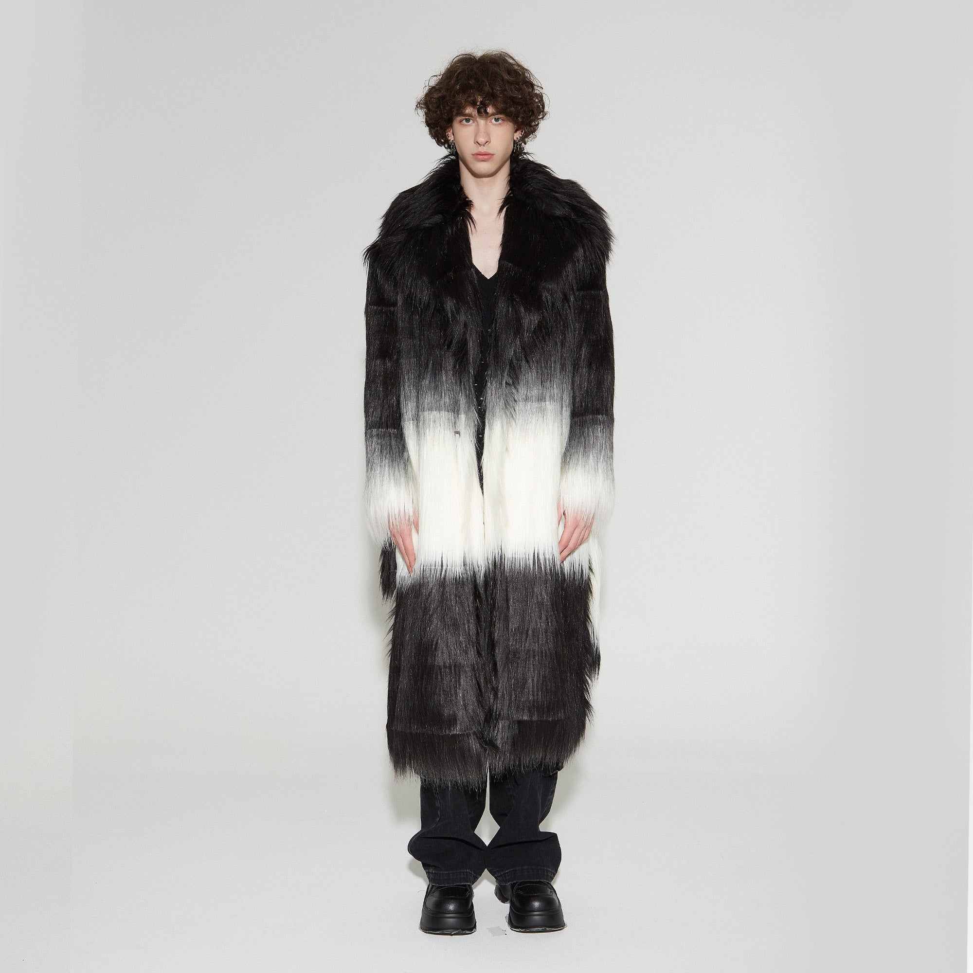 VANN VALRENCE Gradient Mane Faux Fur Maxi Coat