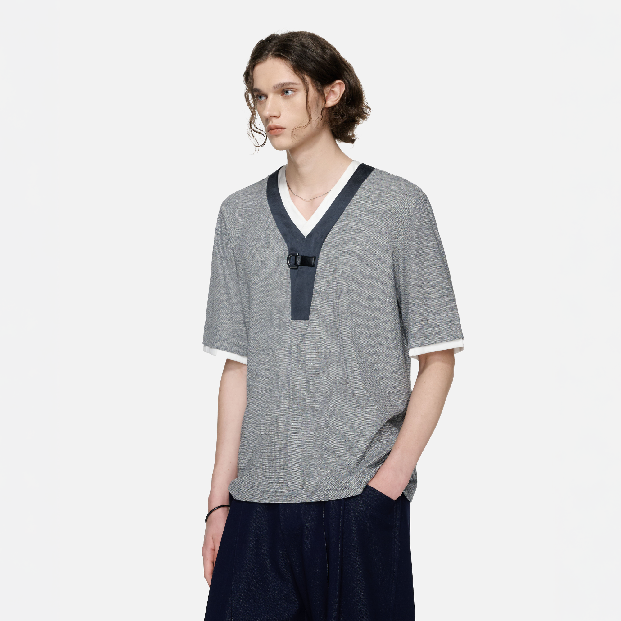 TIWILLTANG Metal Buckle Contrast Trim T-Shirt
