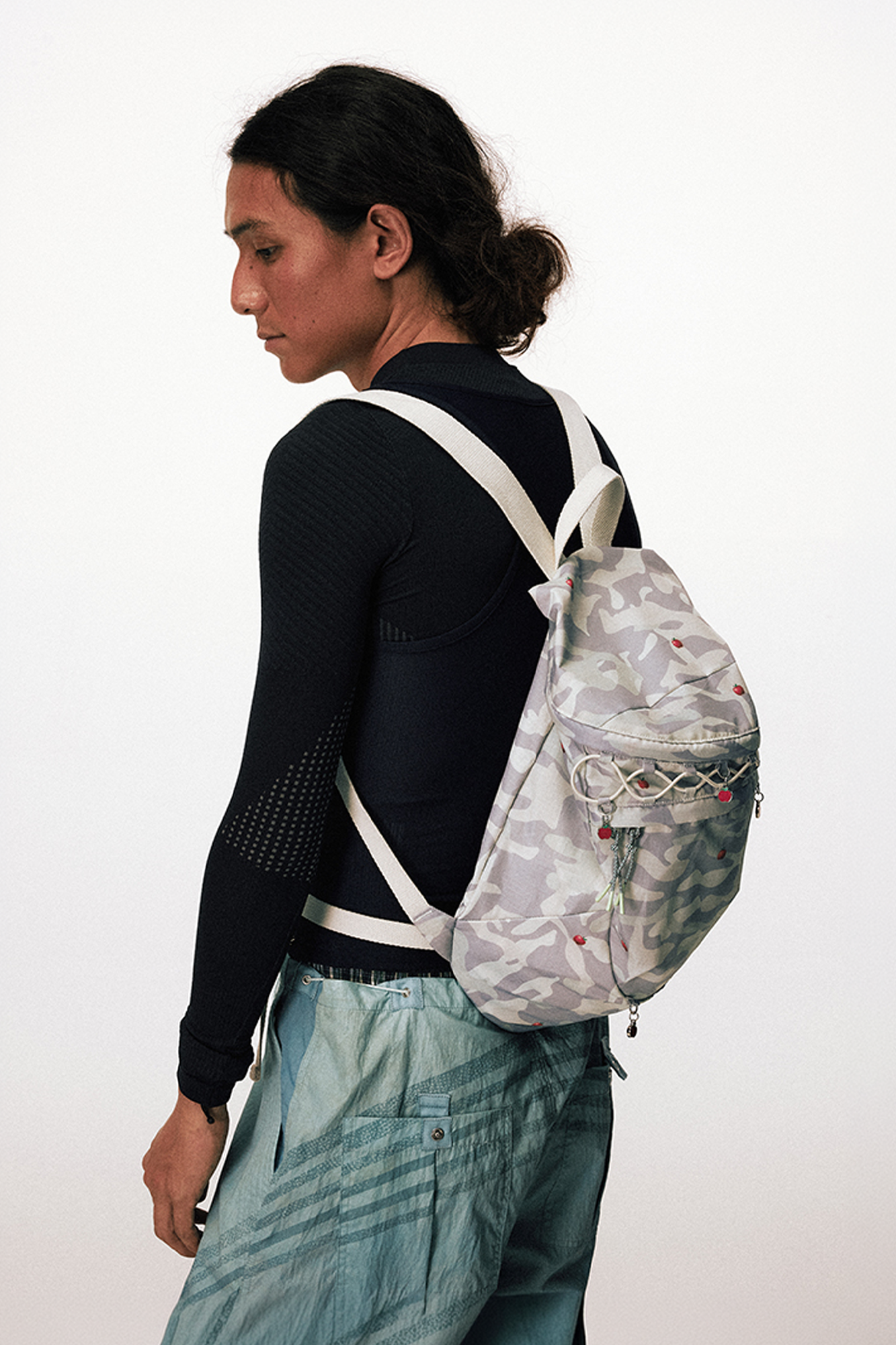 CONPCONP Apple Graphic Camo Backpack