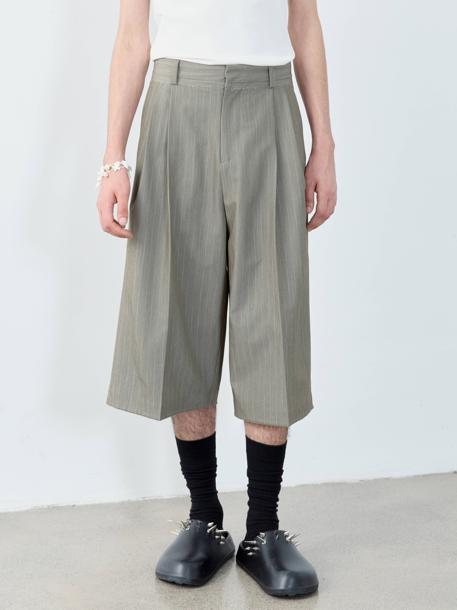 GRAINMUSTARD Classic High-Waist Pinstripe Pleated Cropped Shorts