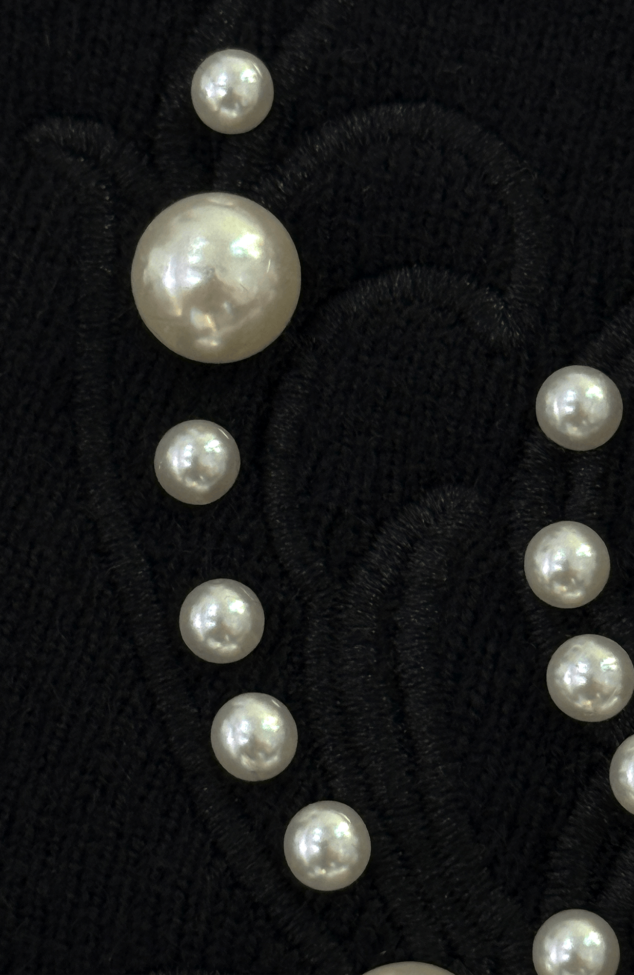 TECNINEGROUP Pearl Heart Embroidered Knit Beanie