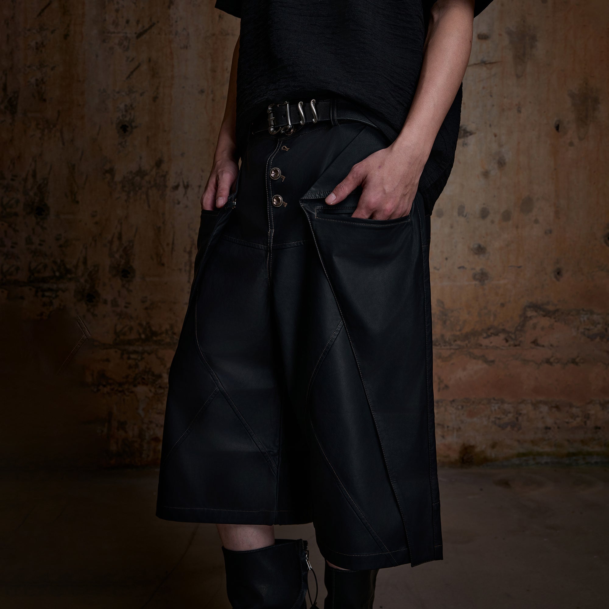 2000RSK Rusted City Warrior Cropped Shorts