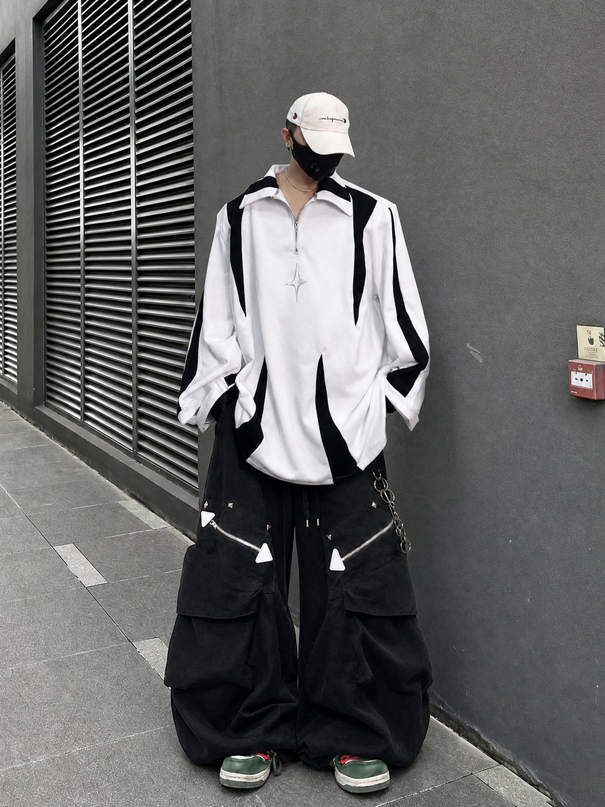 UUCSCC Contrast Padded-Shoulder Lapel Sweatshirt