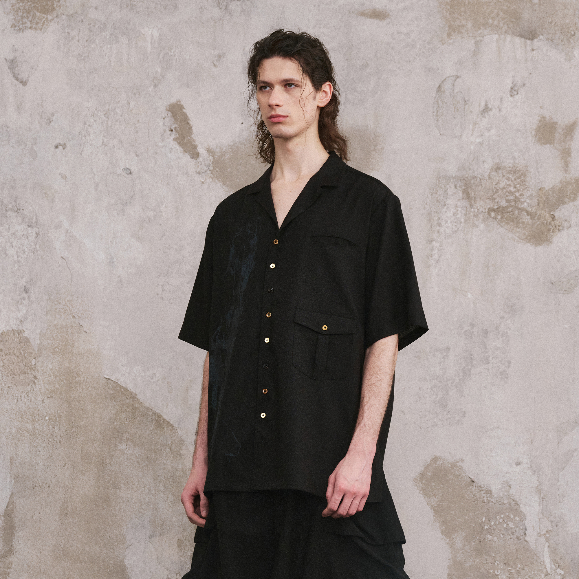 ILNya Nieternite Nifutur Tonal Graphic Cupro Half Shirt