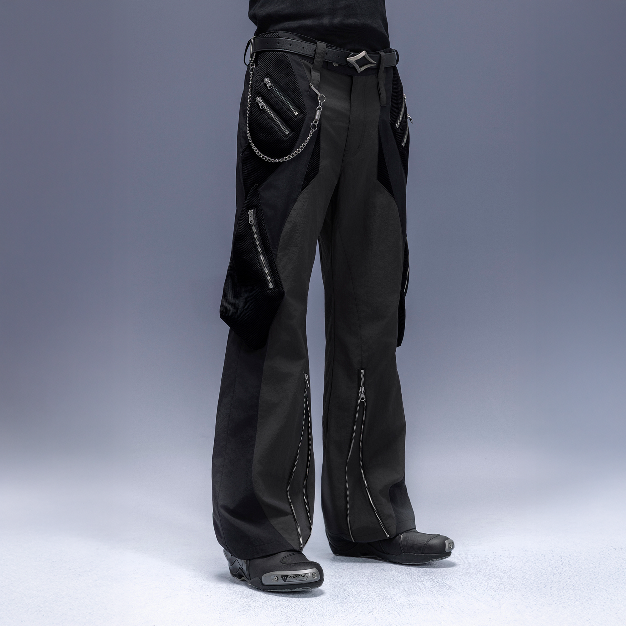 XIPHEVIL Paneled Multi-Pocket Zip Cargo Pants Black