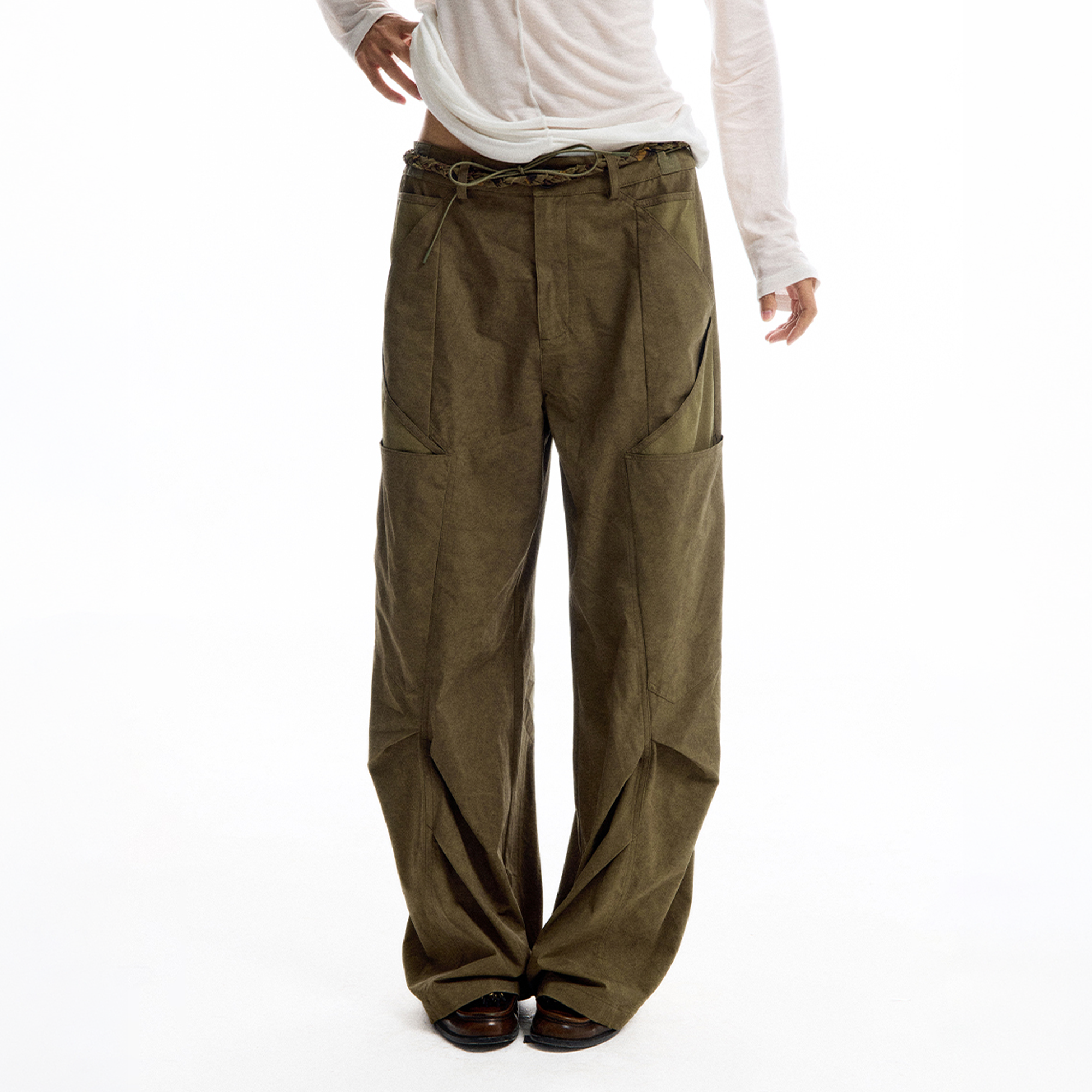 CONPCONP Pocket Pleated Curved Wide-Leg Cargo Pants