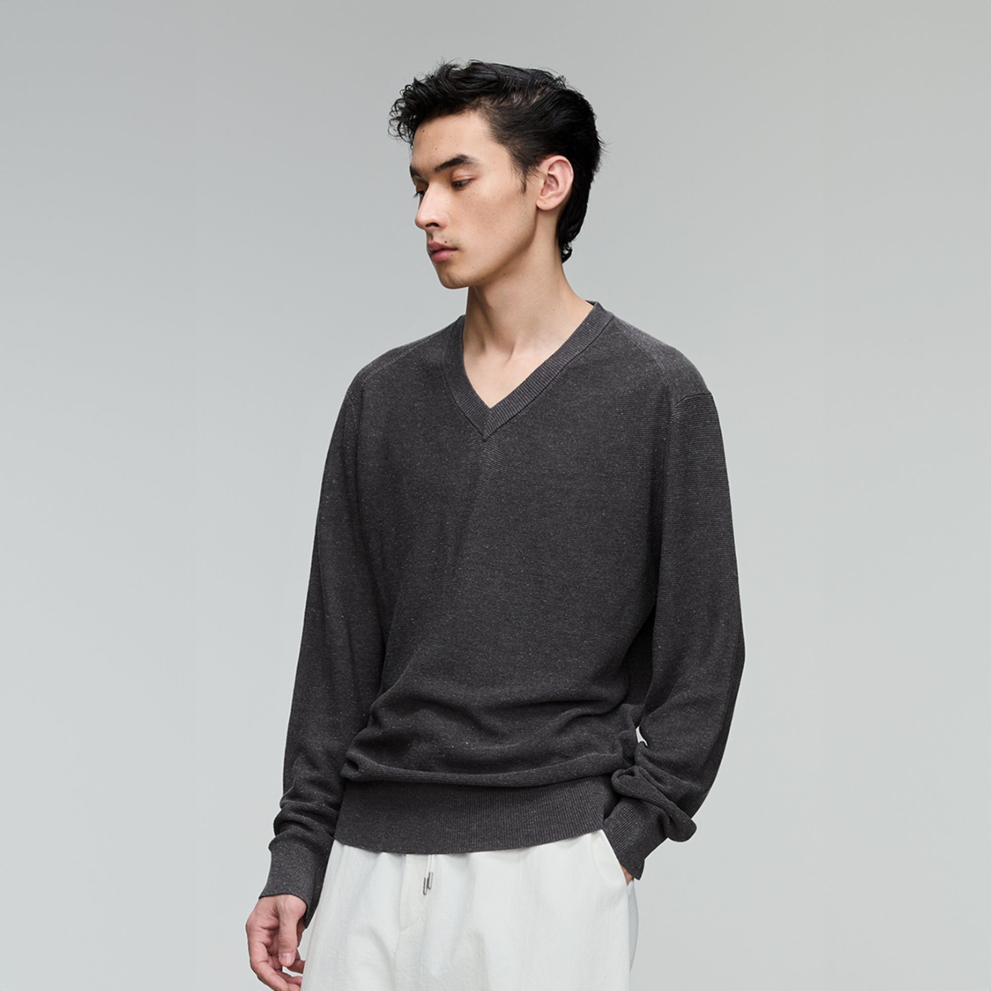 OPICLOTH Essential  V-Neck Sweater