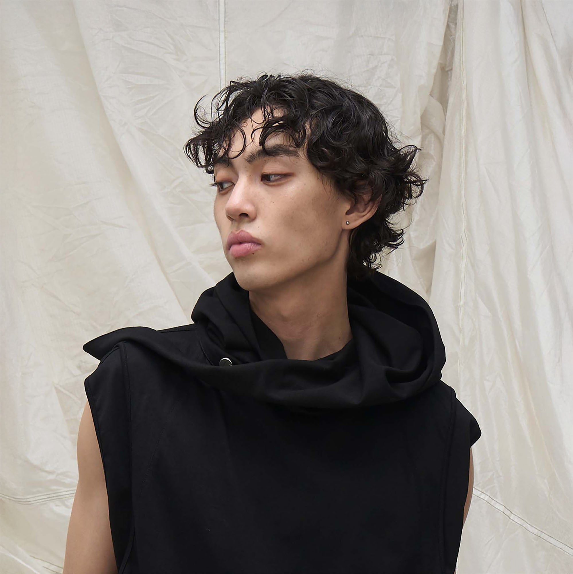 RELABEL Detachable Tie Hood Scarf