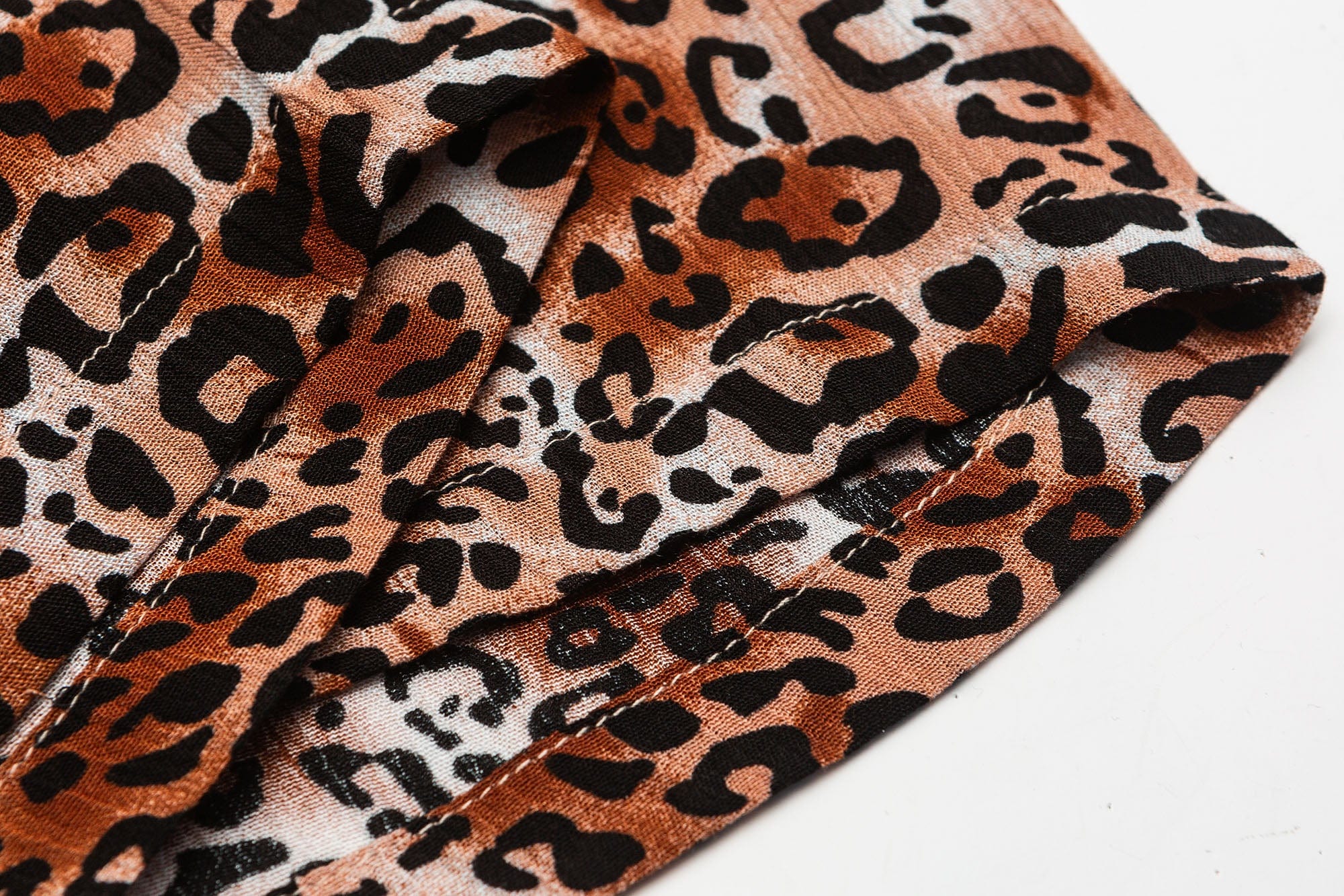 ME DA IGUAL Classic Leopard Full-Print Half Shirt, premium urban and streetwear designers apparel on PROJECTISR.com, ME DA IGUAL