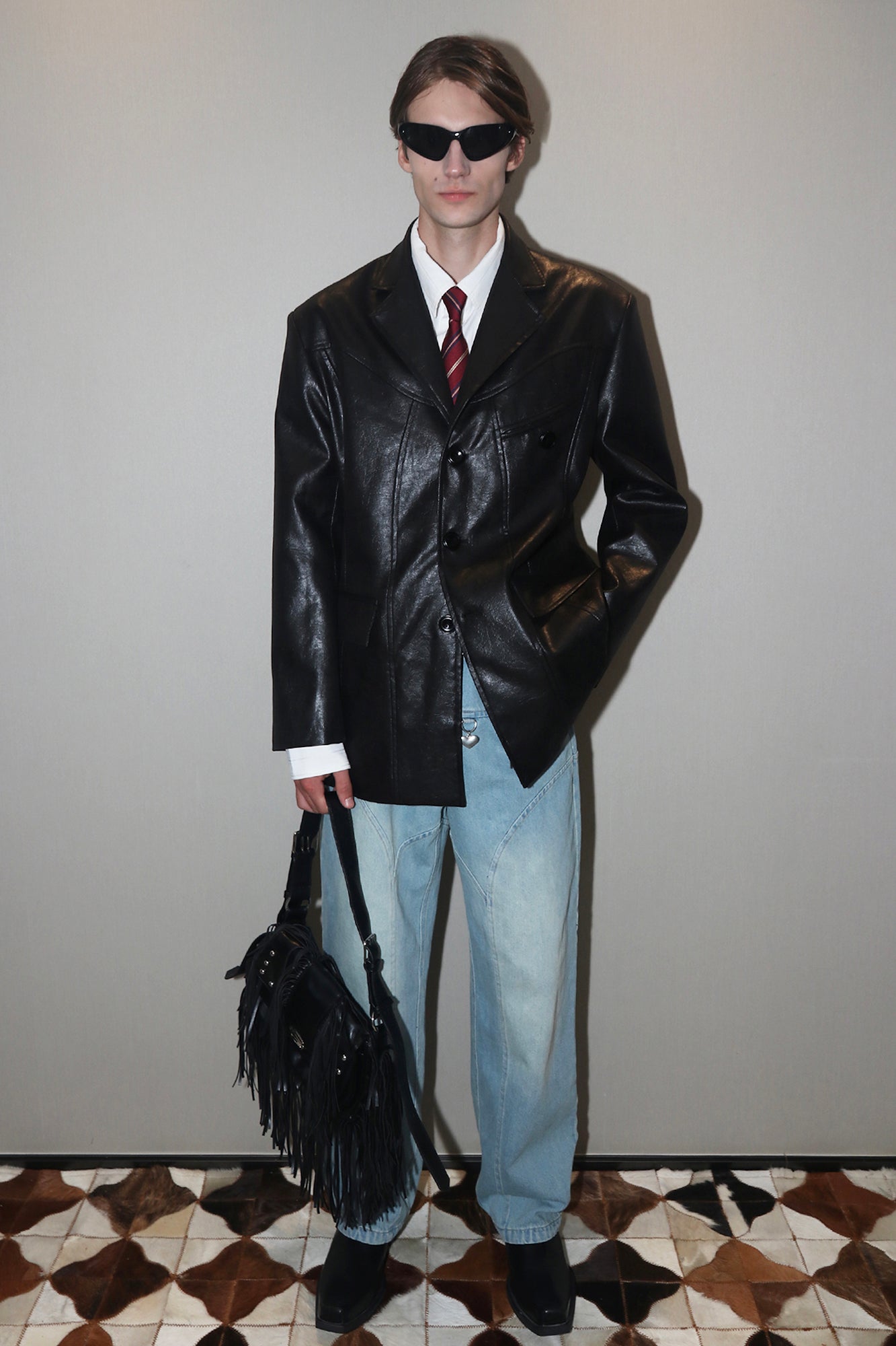 ASSEEN Oversized Faux Leather Curved Stitch Blazer
