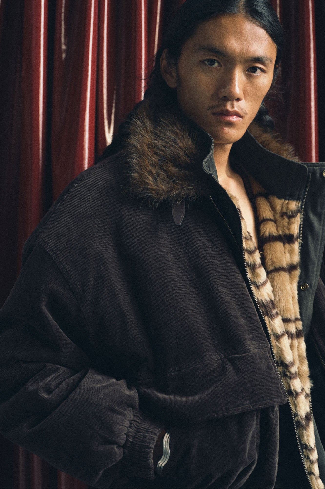 TRECLUB Faux Fur Collar Corduroy Jacket