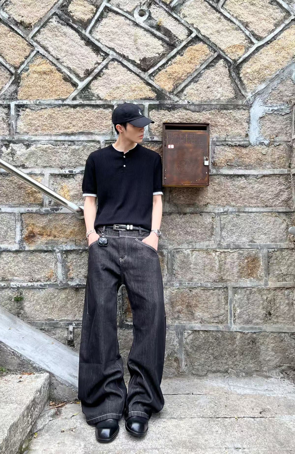 ELETEIZE Laser-Burned Curved Jeans