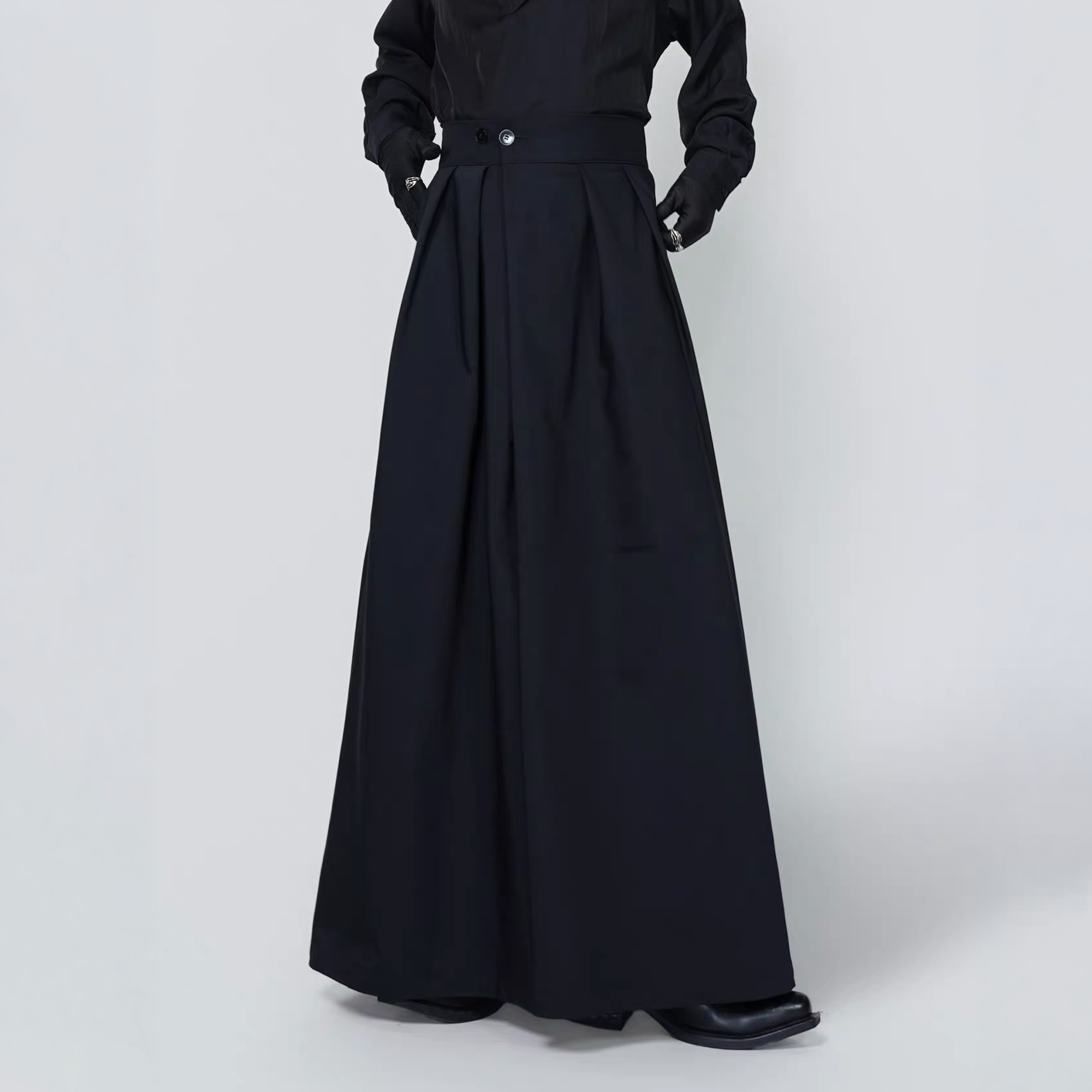 VE2 Minimal High-Waist Wide-Leg Trousers