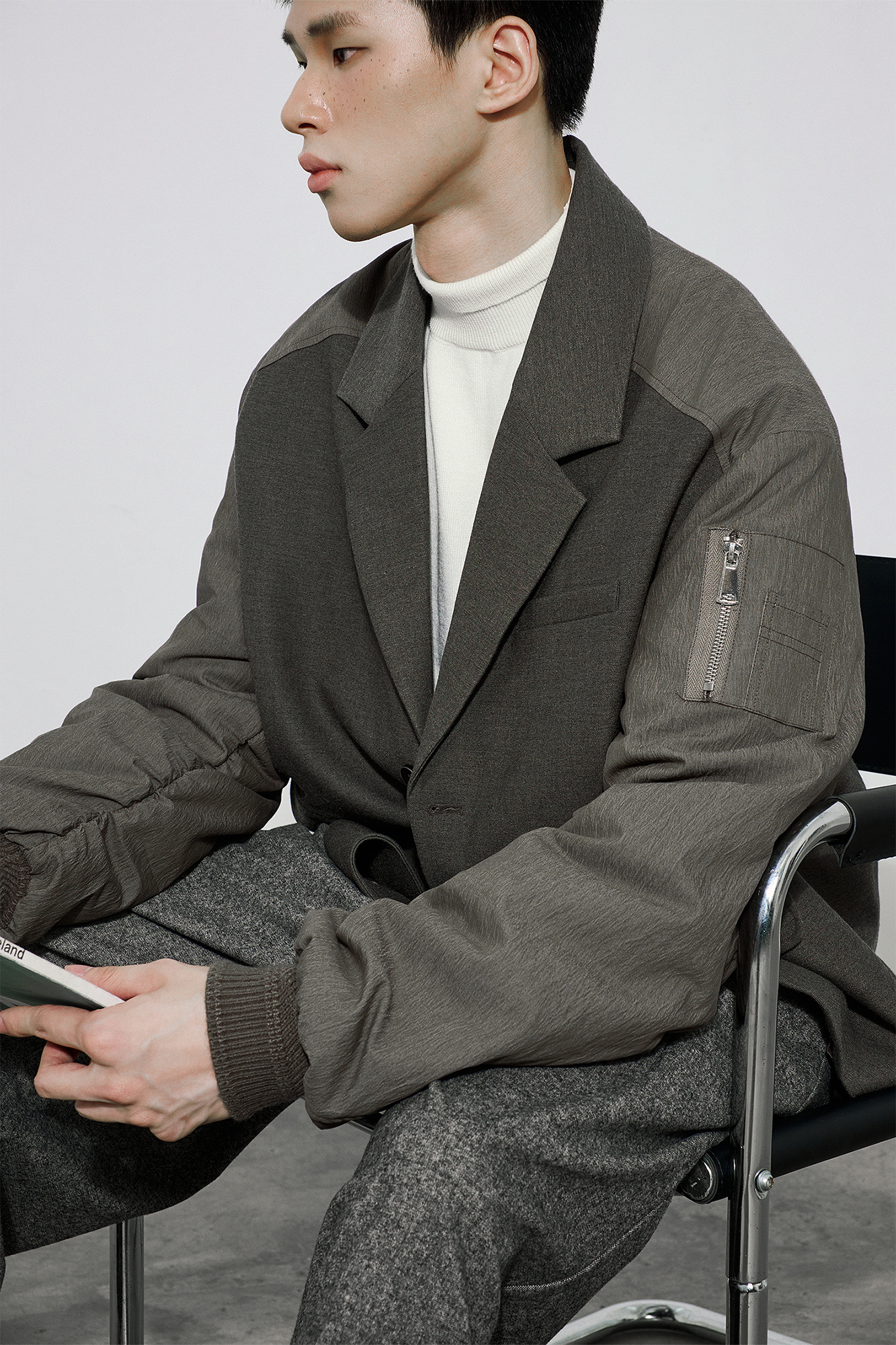 SAME FLOW Multi-Pocket Paneled Bomber-Sleeve Suit Jacket