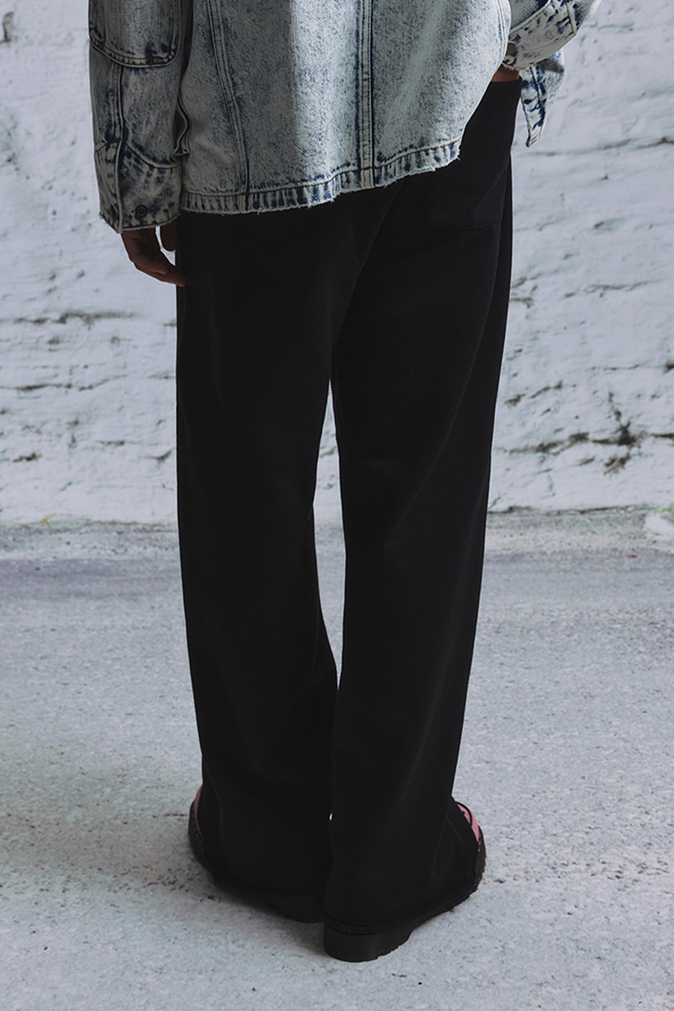 NIANJIUYIKOUER Essential Raw-Edge Wide-Leg Sweatpants, premium urban and streetwear designers apparel on PROJECTISR.com, NIANJIUYIKOUER