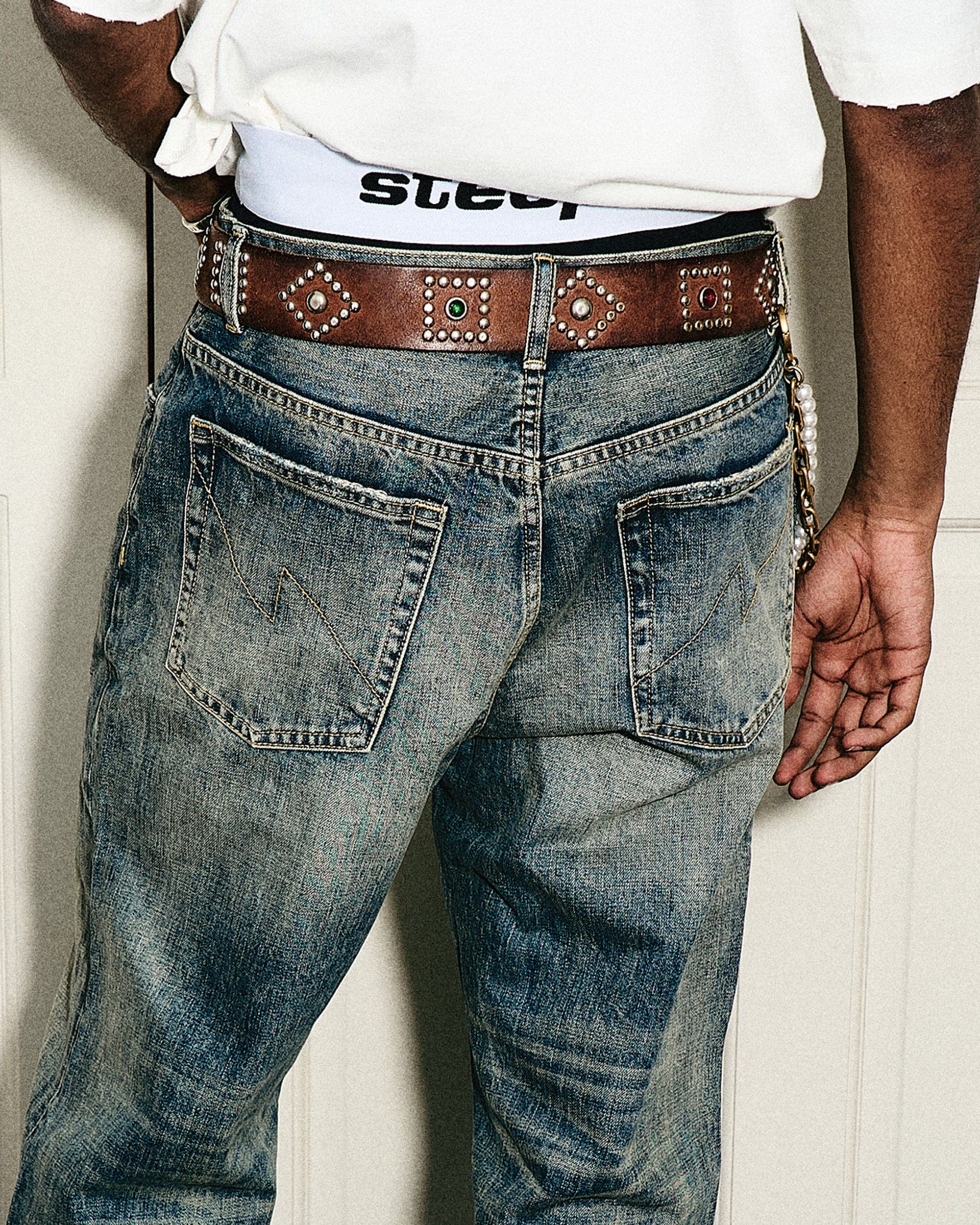 STEEPC The Classic Washed Straight-Leg Jeans