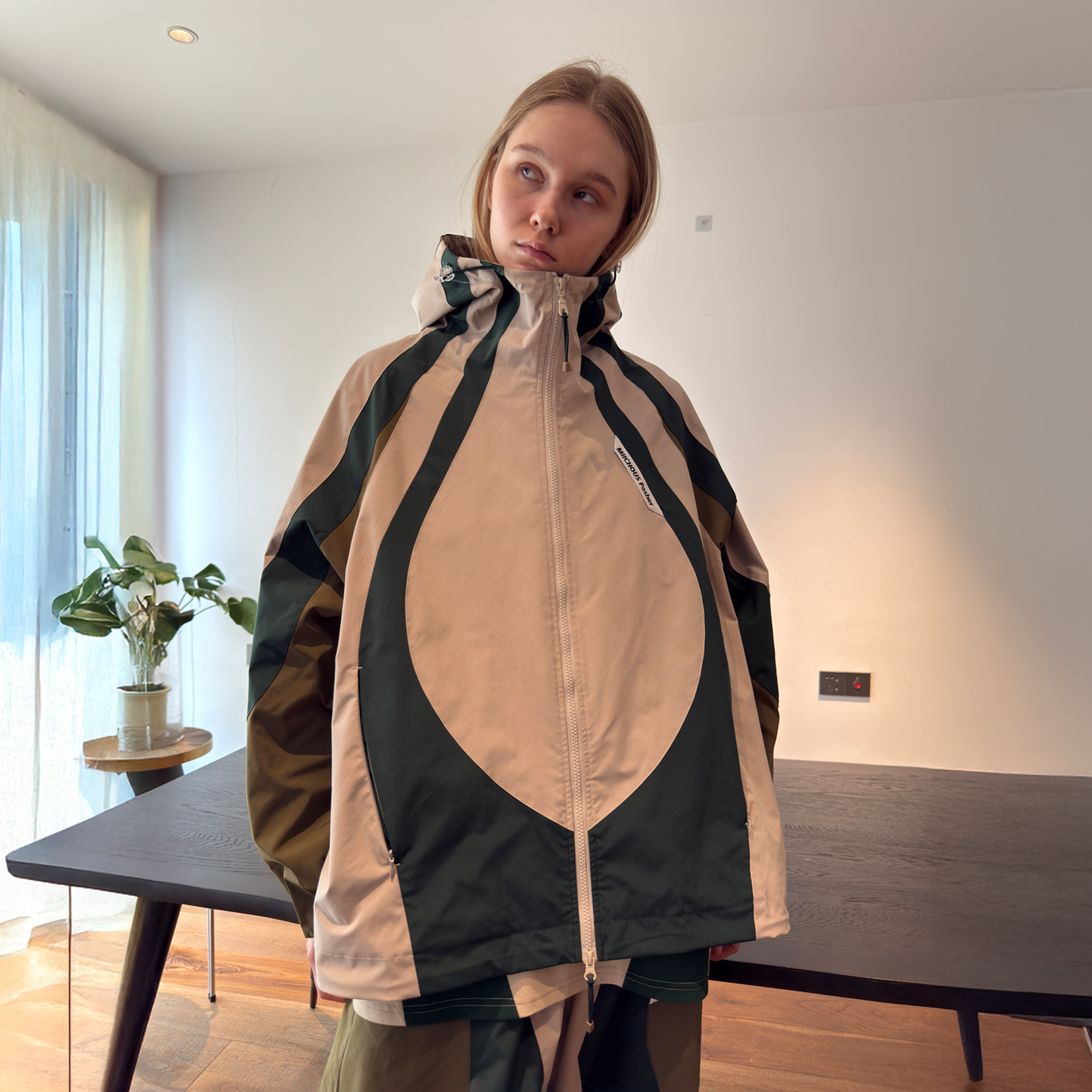 MIICHOUS Contrast Curved Panel Hooded Jacket