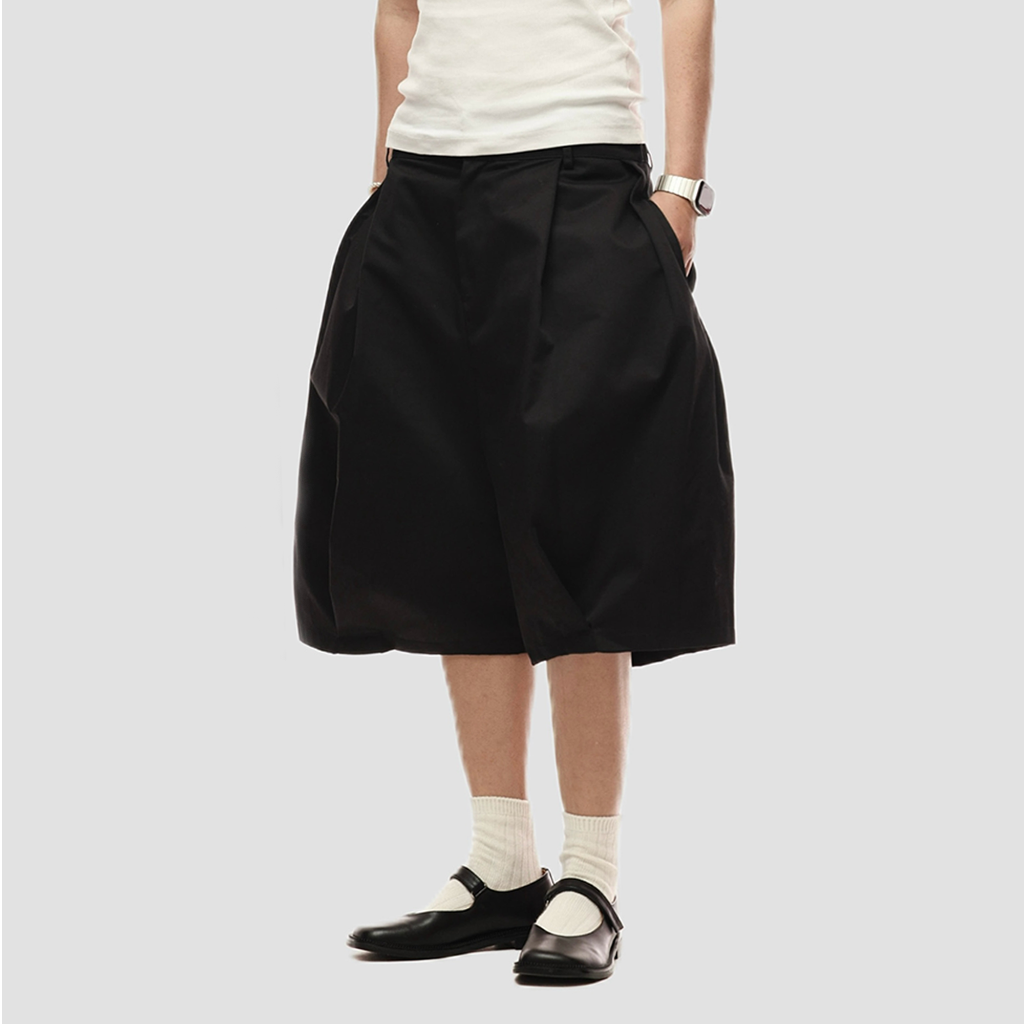 6CRAYON Retro Double-Pleat Wide-Leg Shorts Black