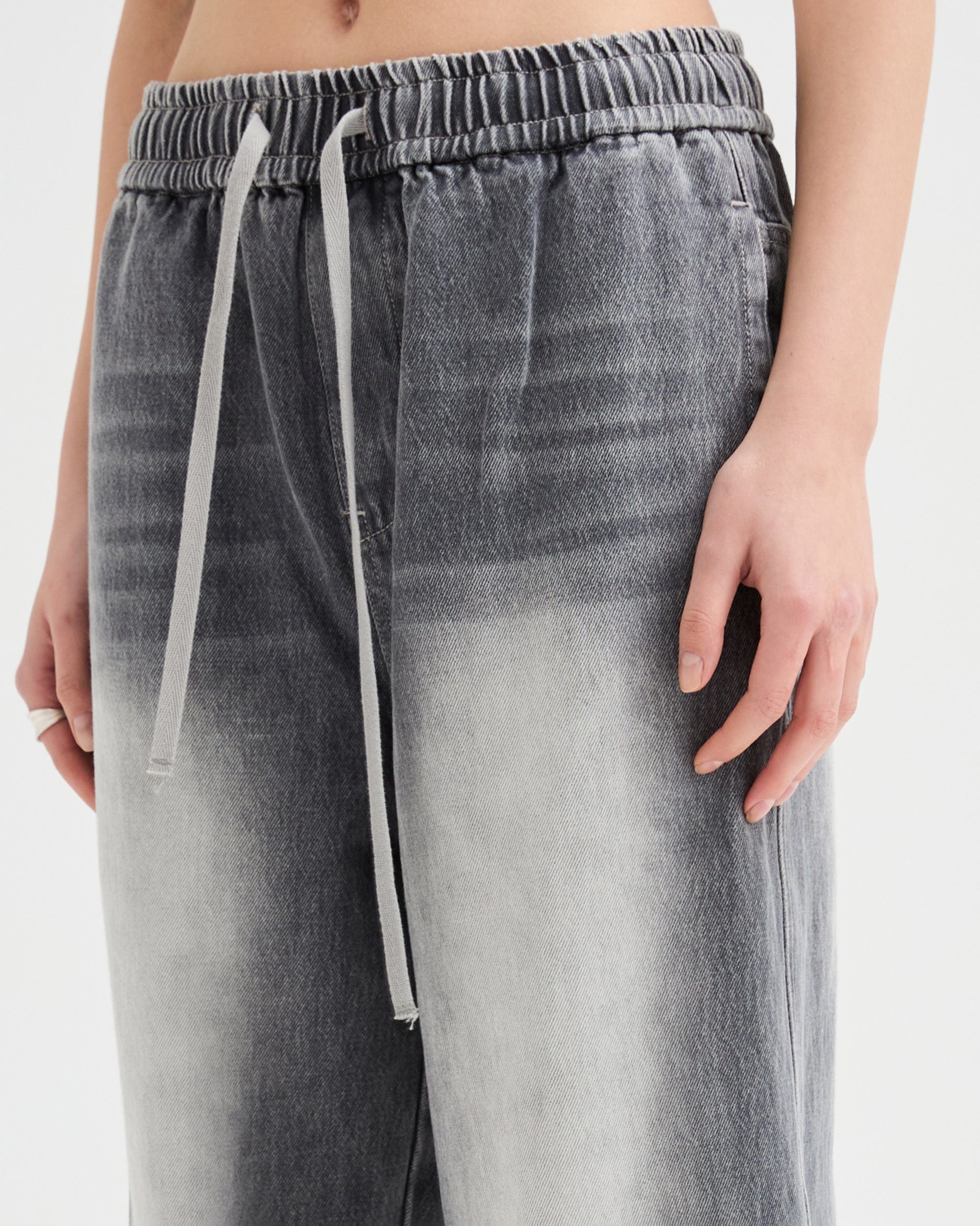 ORGANIC EMOTION Classic Washed Drawstring Jeans